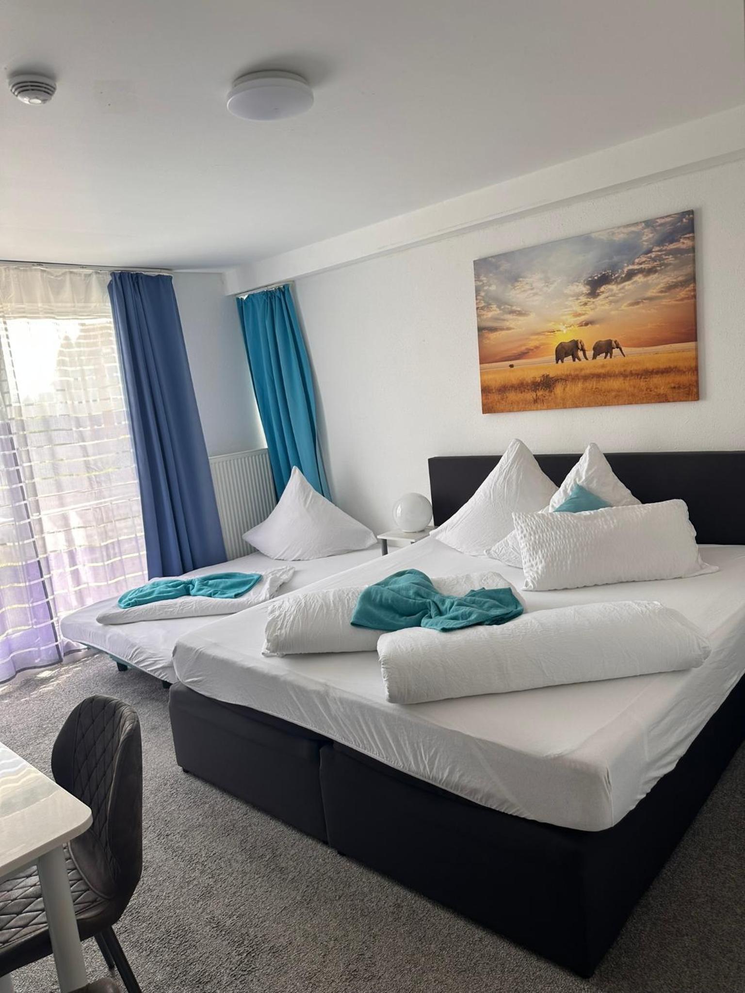 Double Room with Private Bathroom - Photo 6