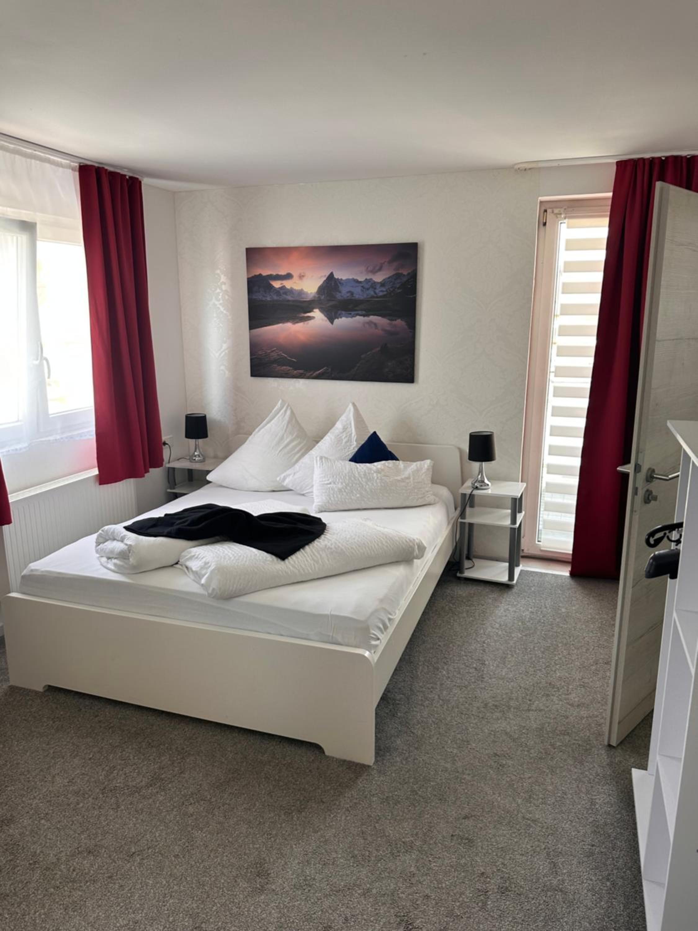 Double Room with Private Bathroom - Photo 14