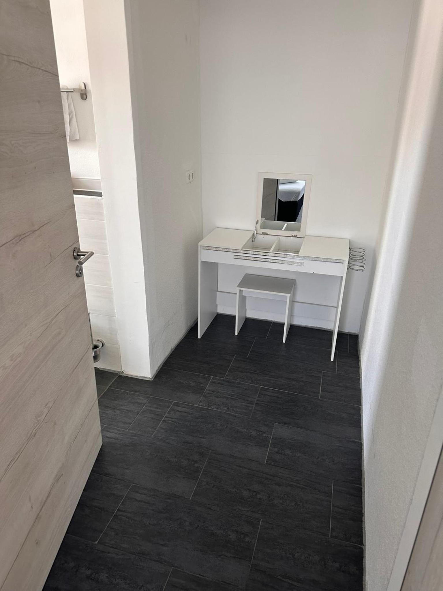 Double Room with Private Bathroom - Photo 4