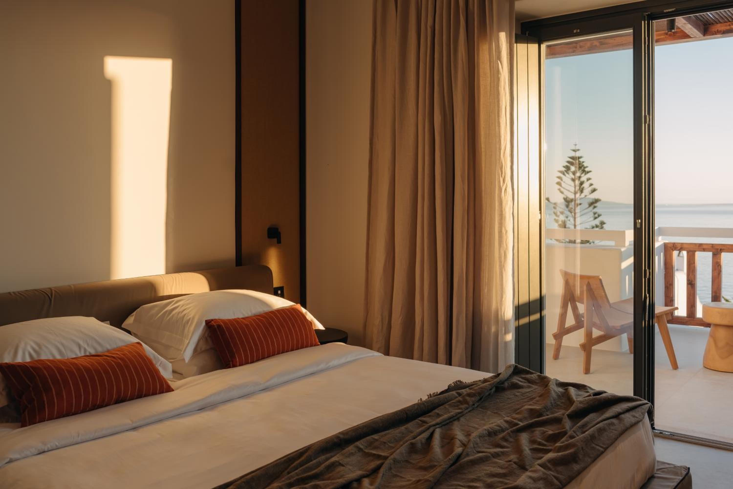 Junior Suite with Hot Tub and Sea View - Photo 7