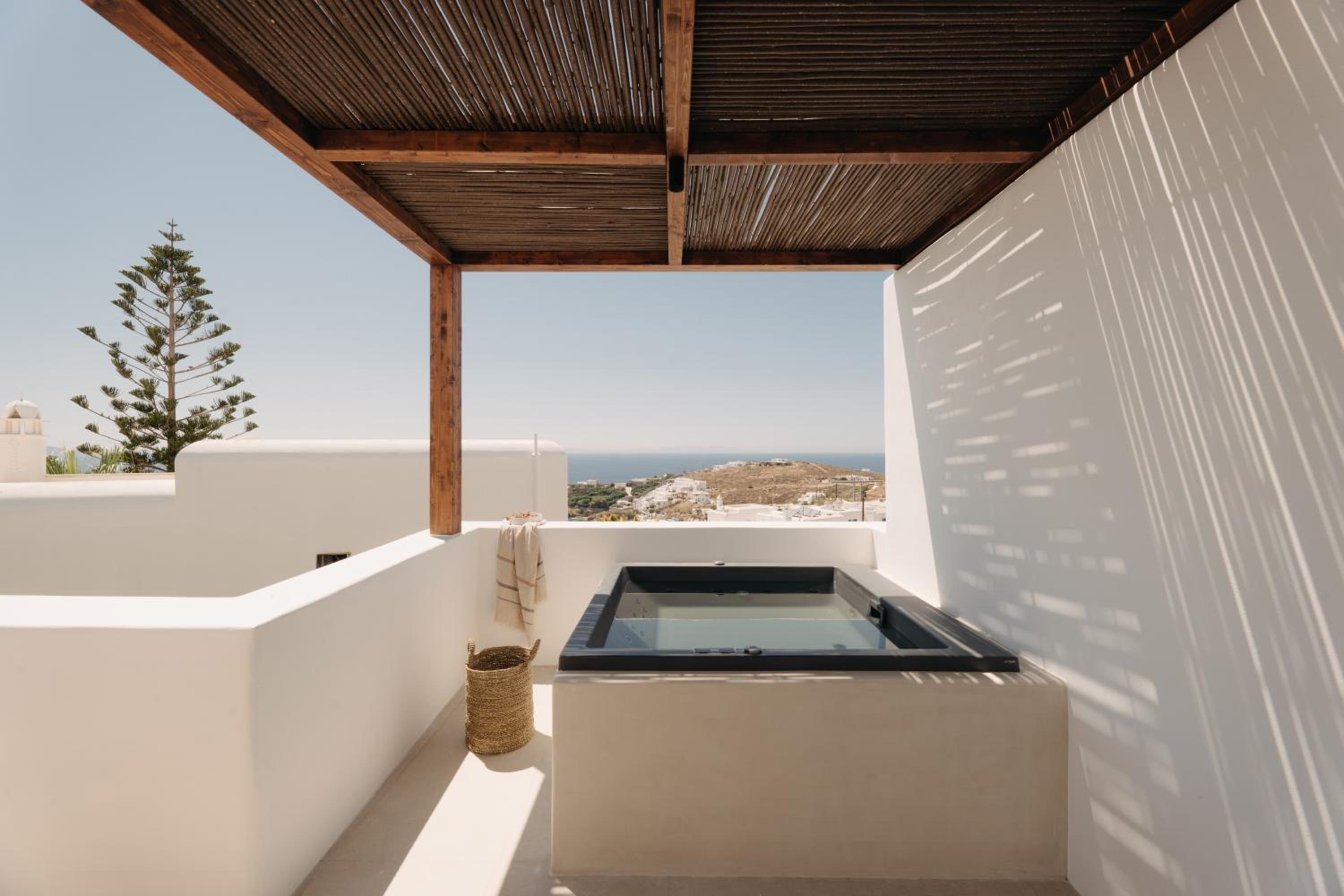 Junior Suite with Hot Tub and Sea View - Photo 12