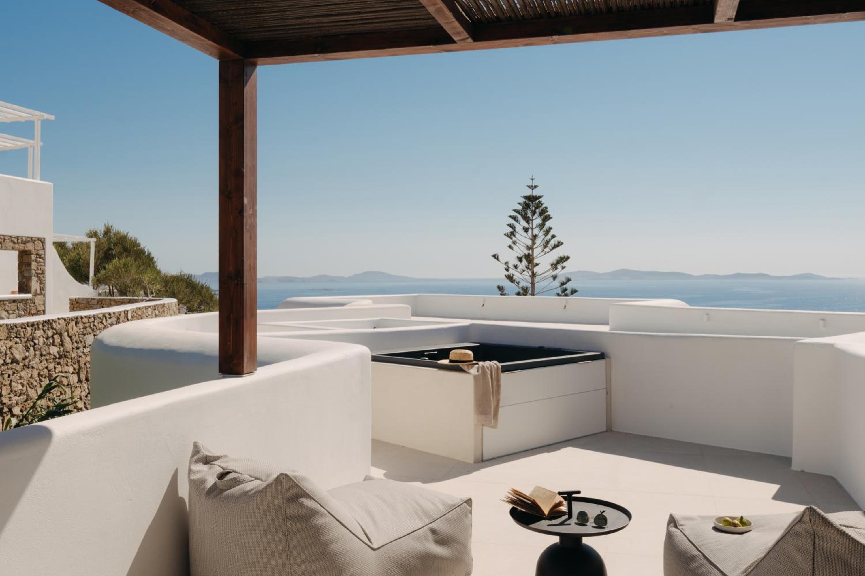 Junior Suite with Hot Tub and Sea View - Photo 11