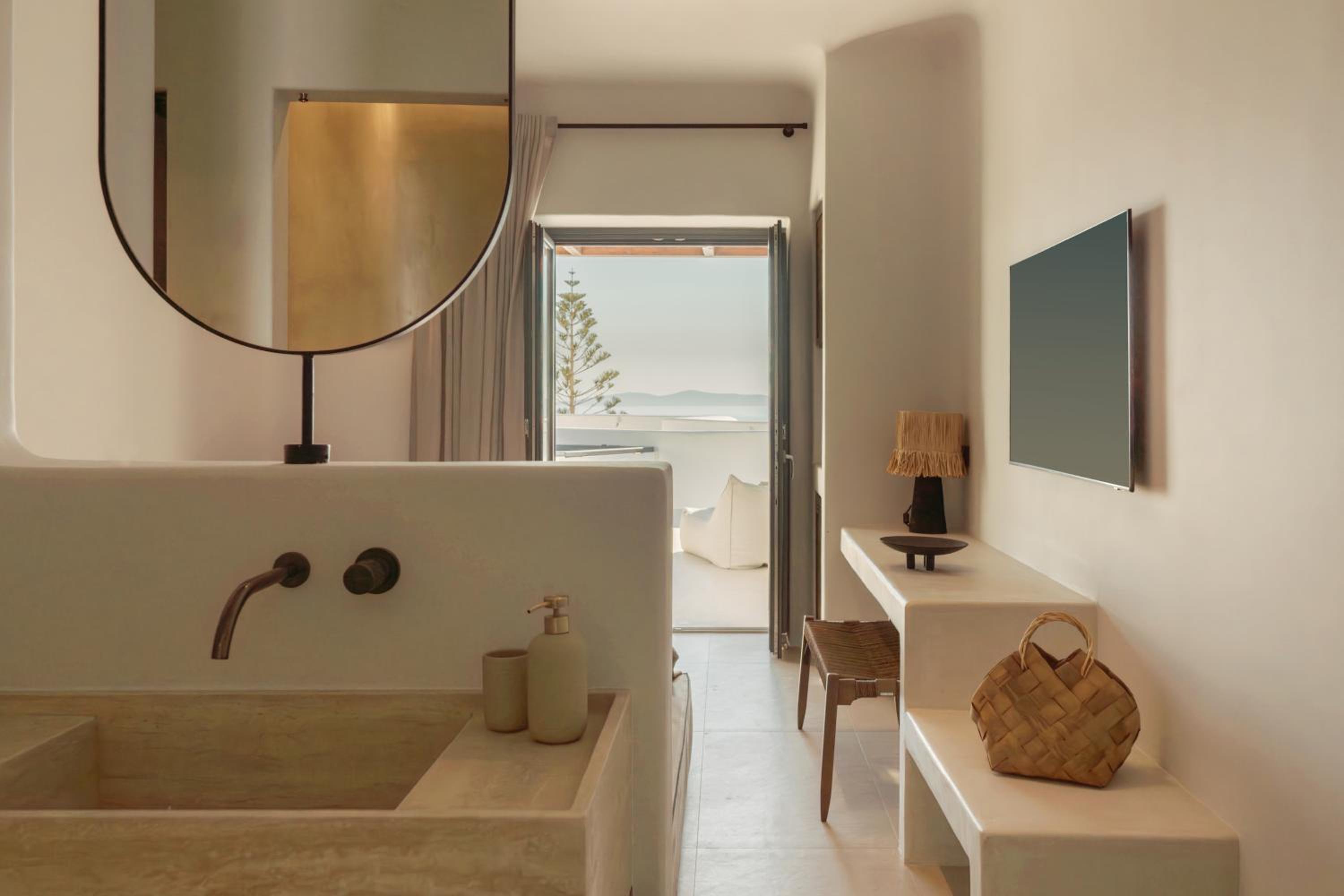 Junior Suite with Hot Tub and Sea View - Photo 4