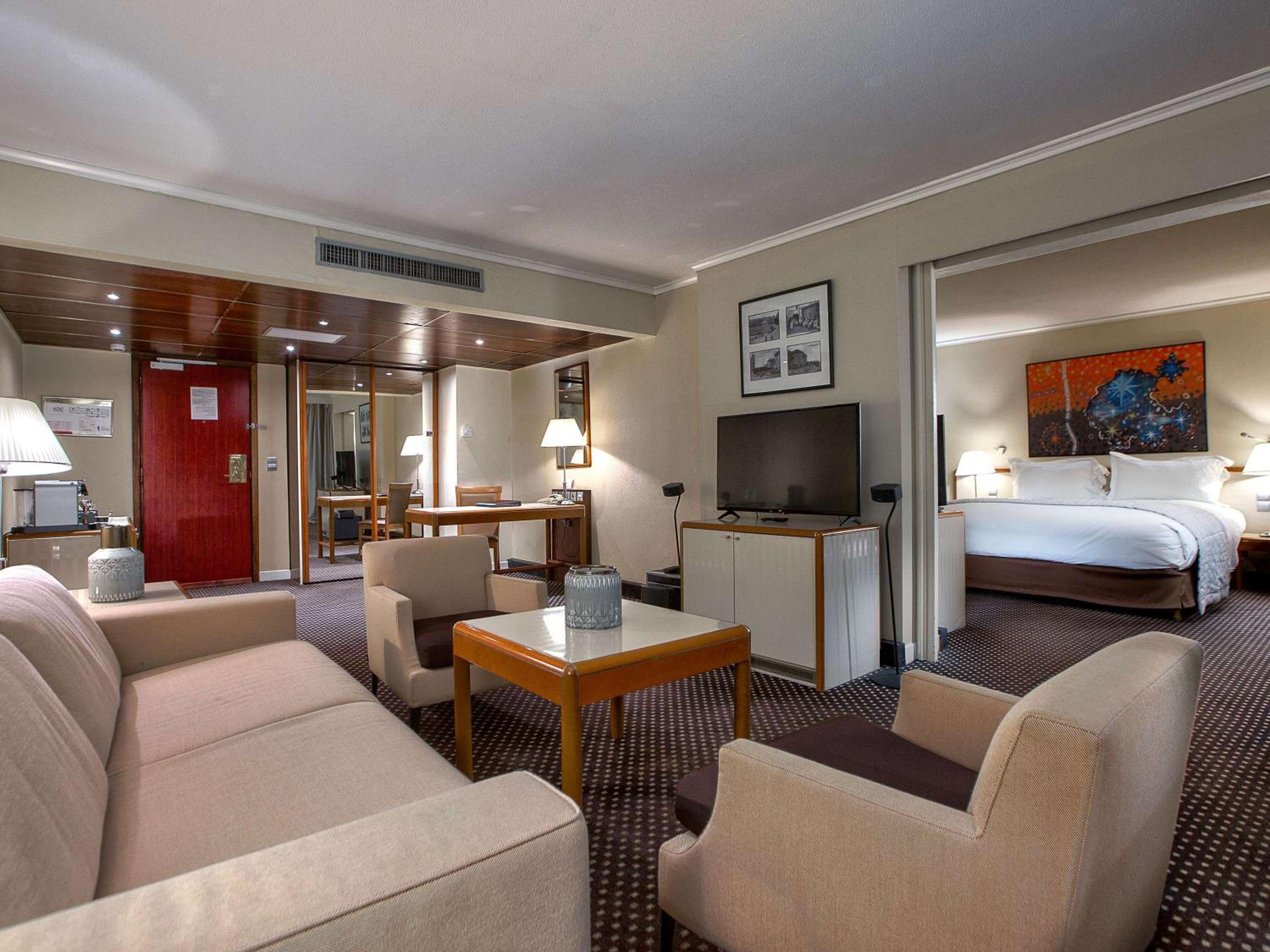 Prestige King Suite with Garden or City View - Photo 1