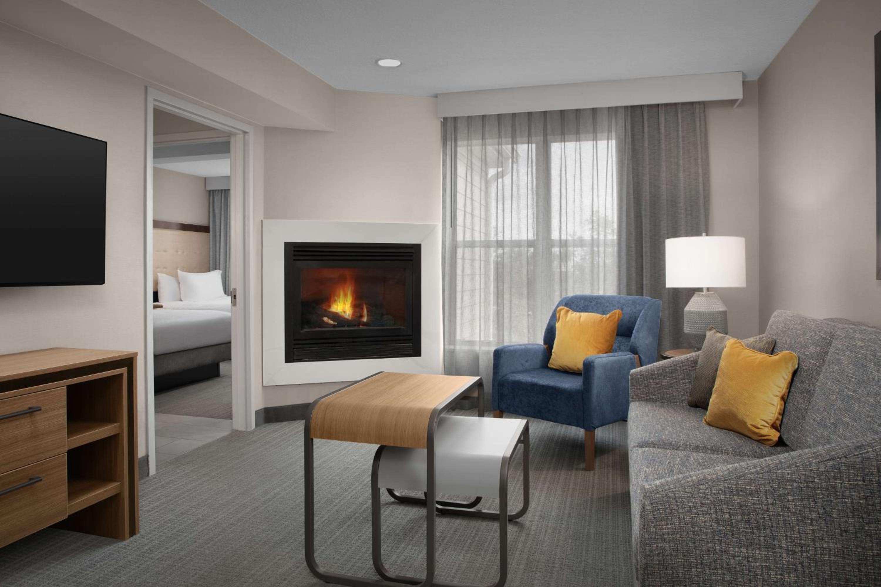 One-Bedroom Suite with Two Double Beds and Fireplace - Non-Smoking - Photo 1