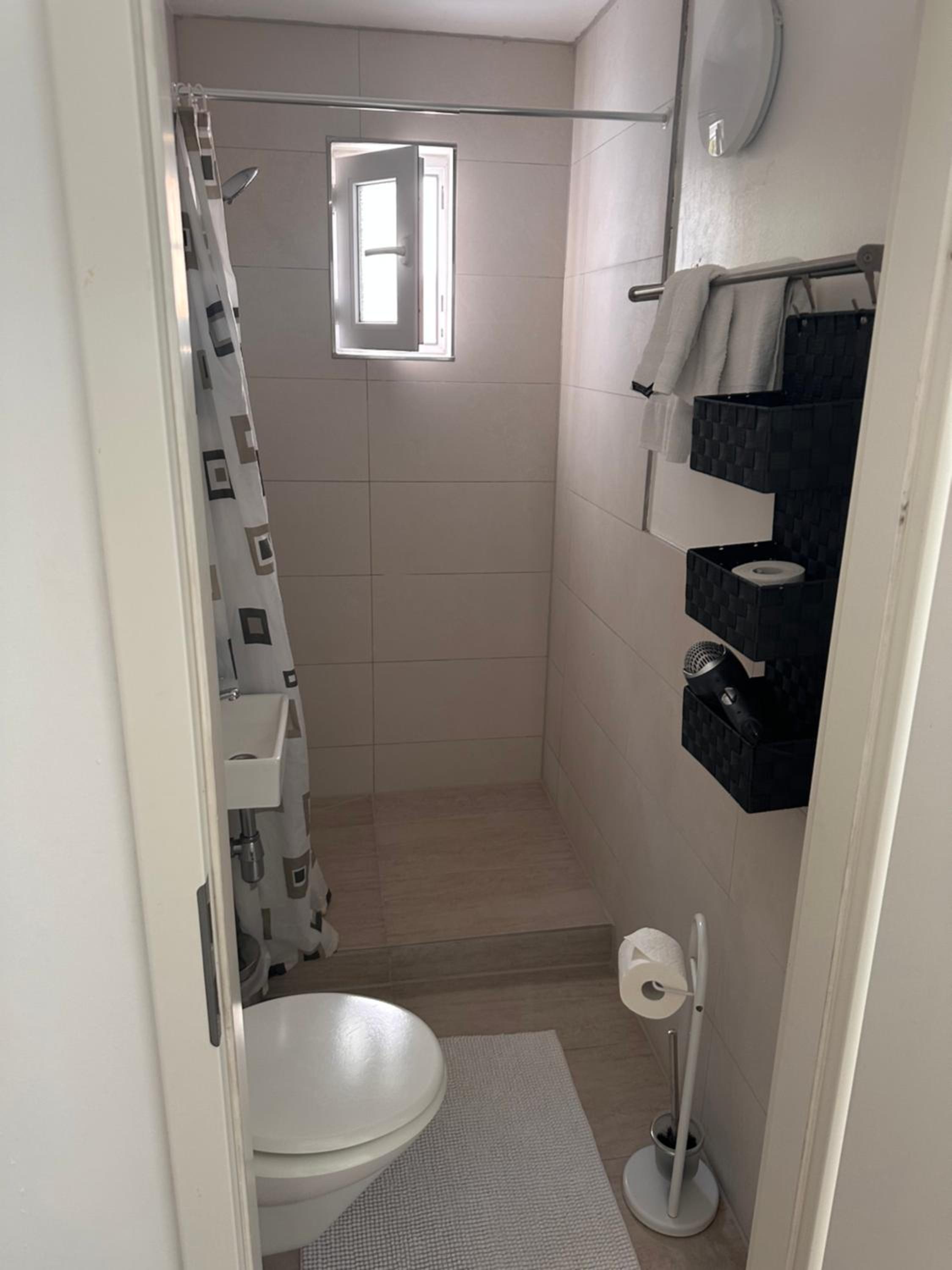 Standard Double Room - Photo 16
