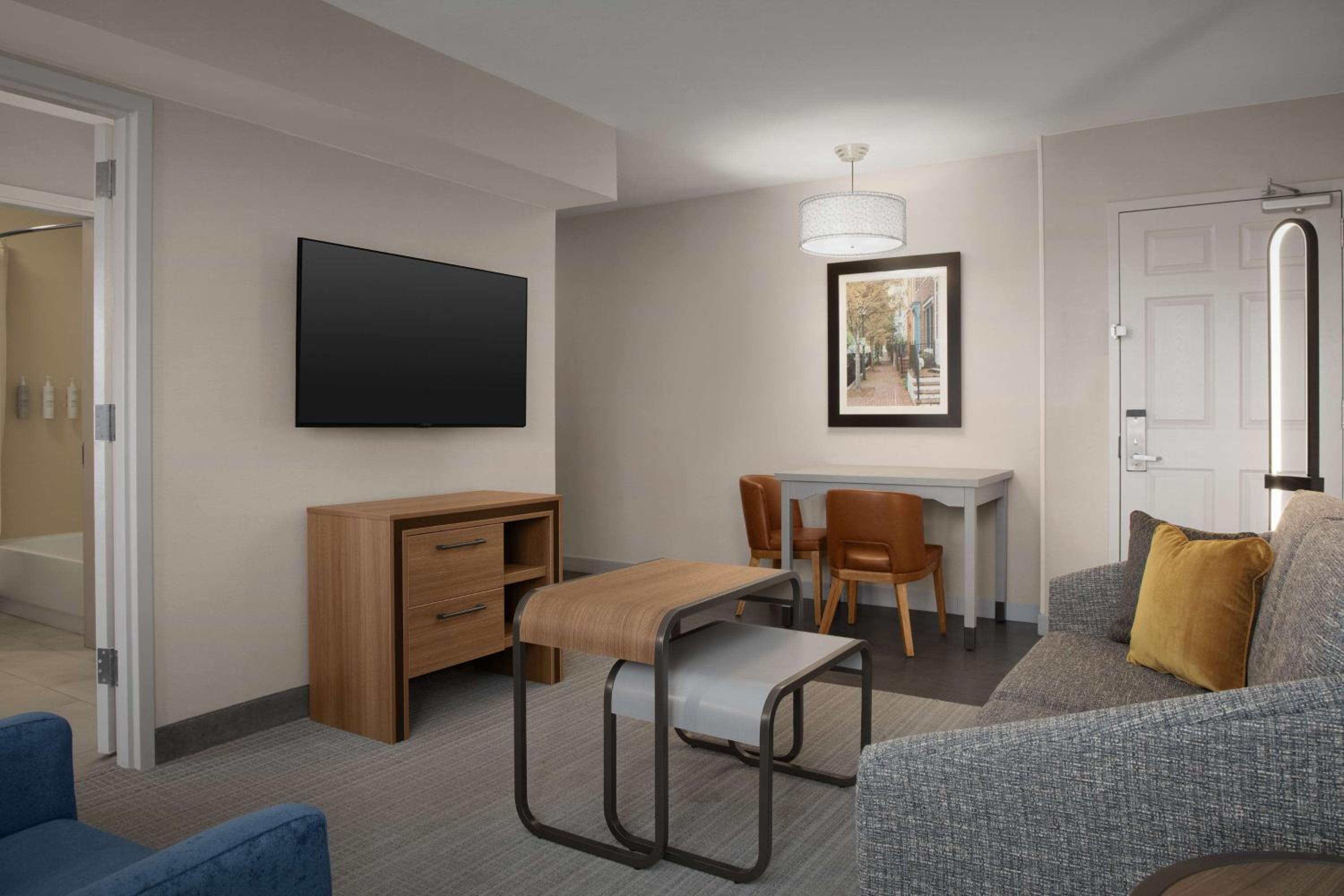 One-Bedroom Suite with Two Double Beds - Non-Smoking - Photo 5