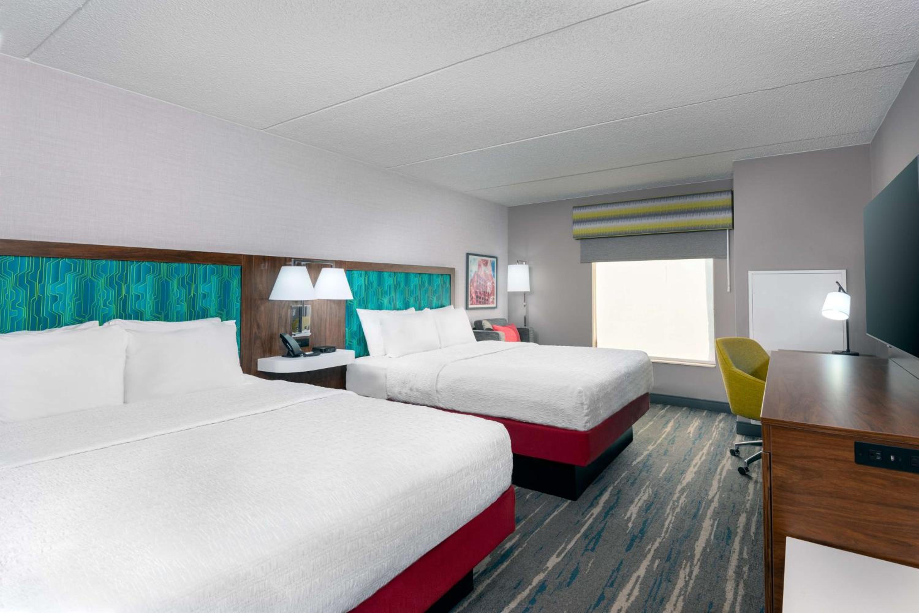 Queen Room with Two Queen Beds - Hearing Access/Non-Smoking photo 1