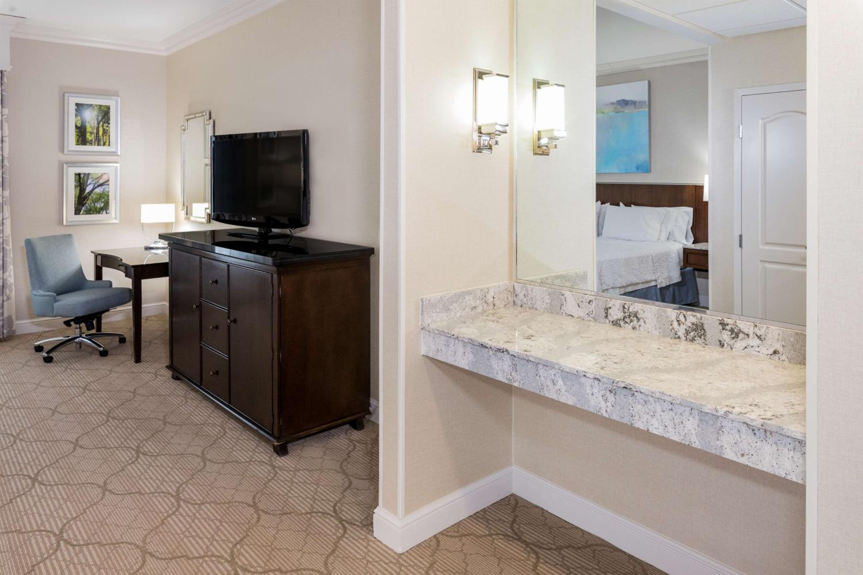 King Studio Suite - Hearing Access/Non-Smoking - Photo 3