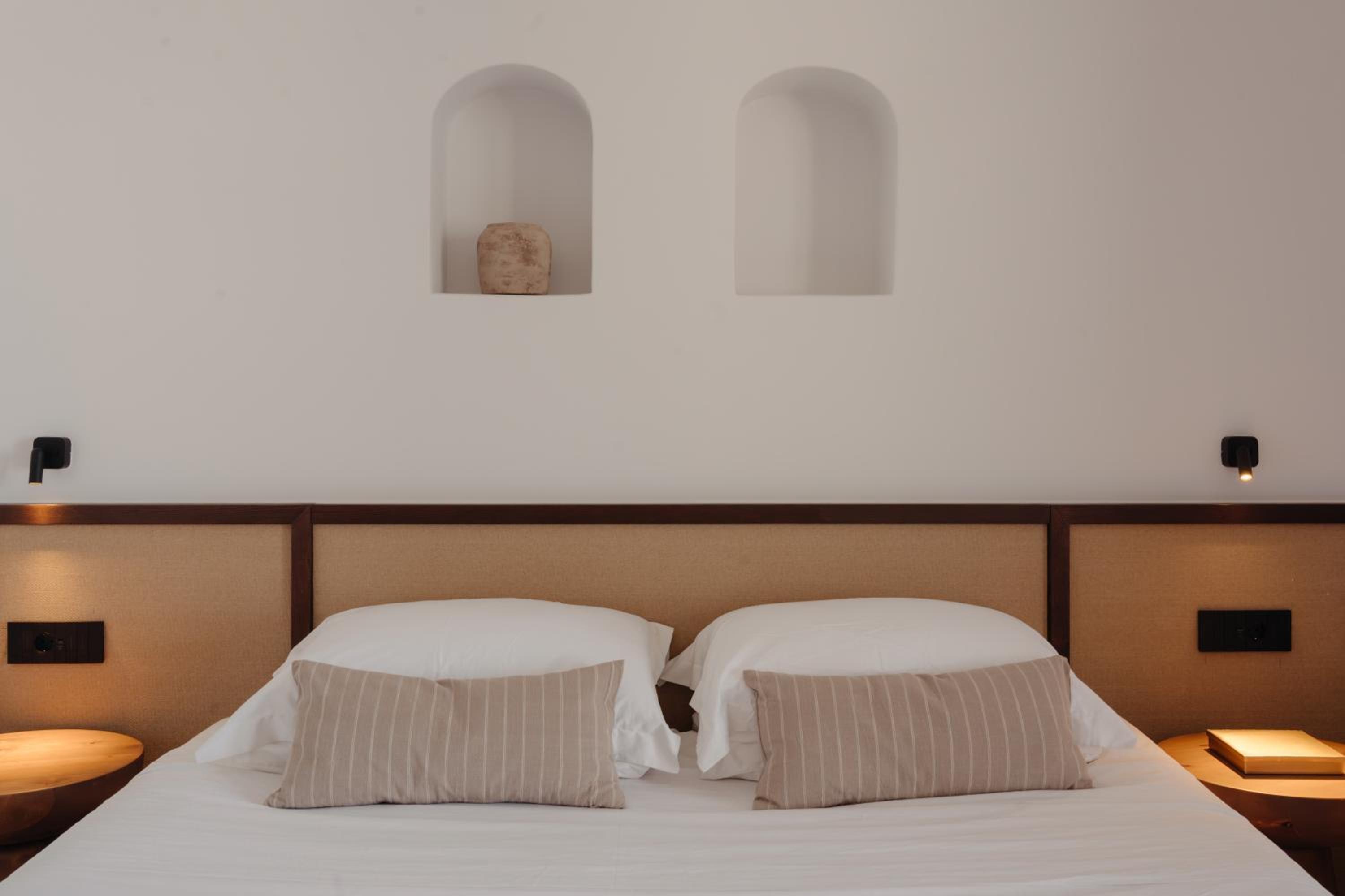 Junior Suite with Private Pool and Sea View - Photo 4