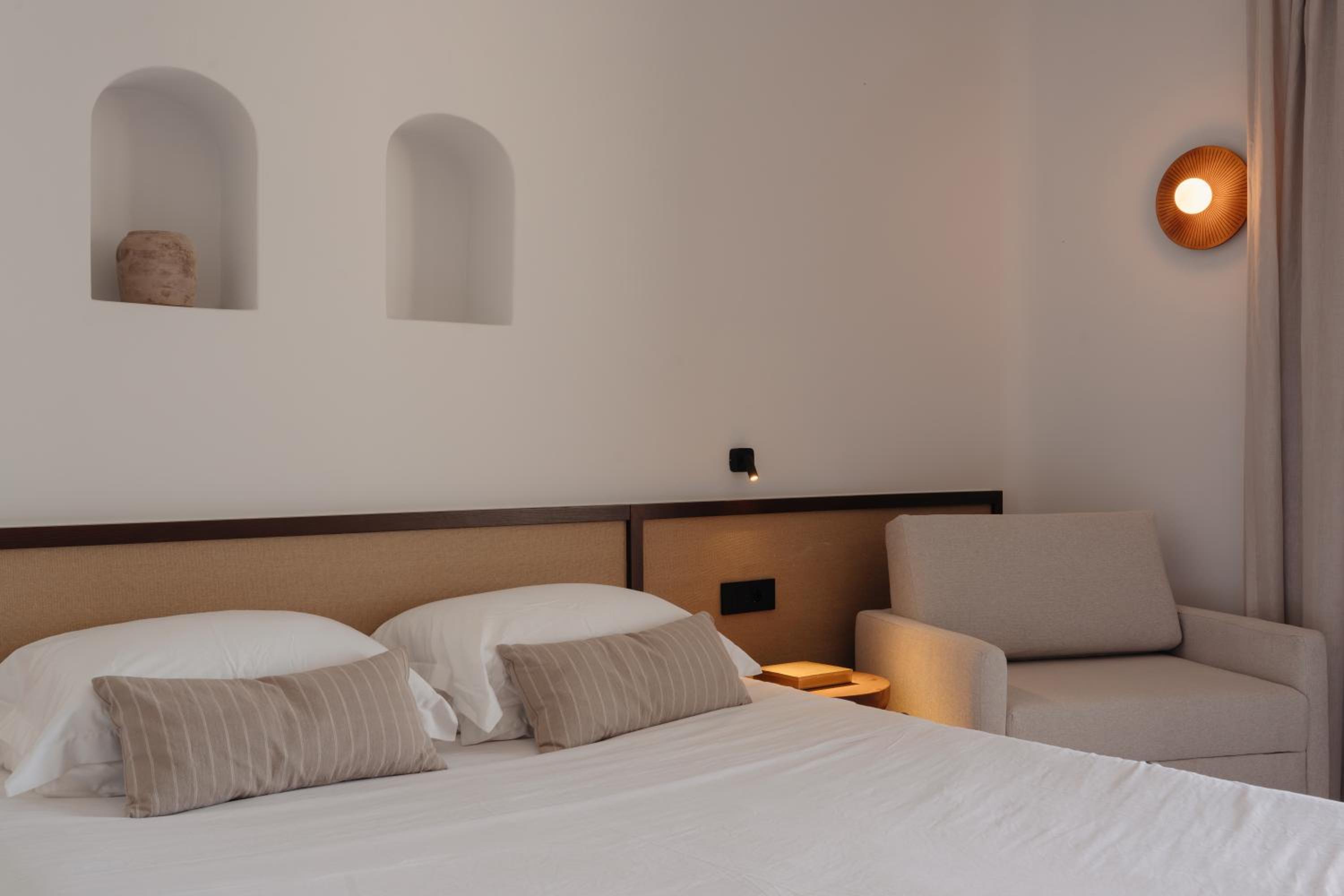 Junior Suite with Private Pool and Sea View - Photo 1