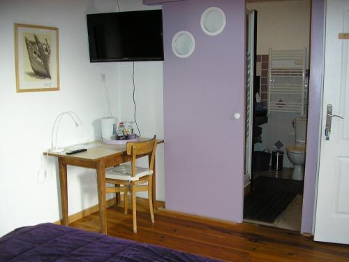 Double Room with Private Bathroom photo 1