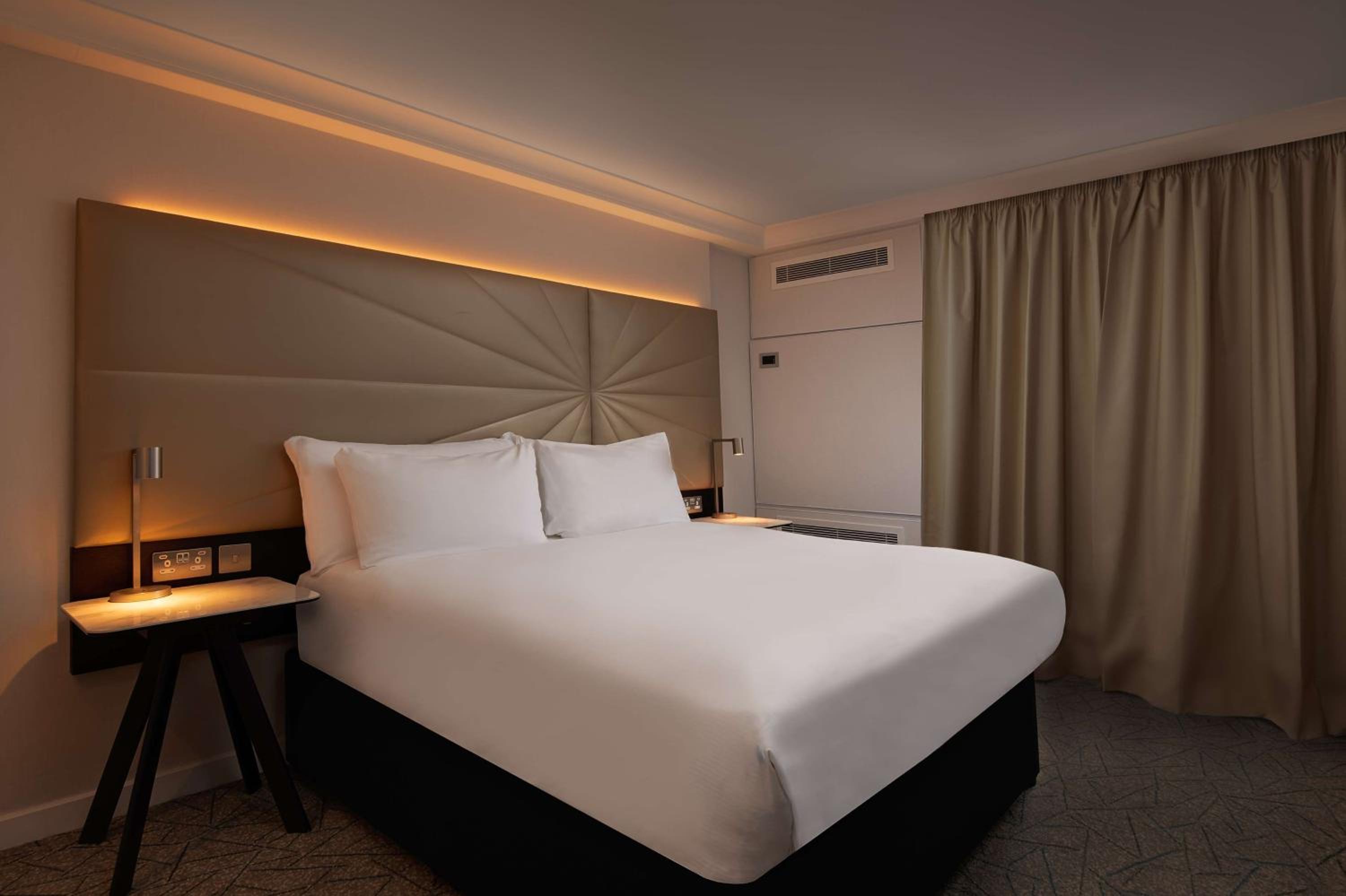 Queen Room - Mobility Access - Photo 3