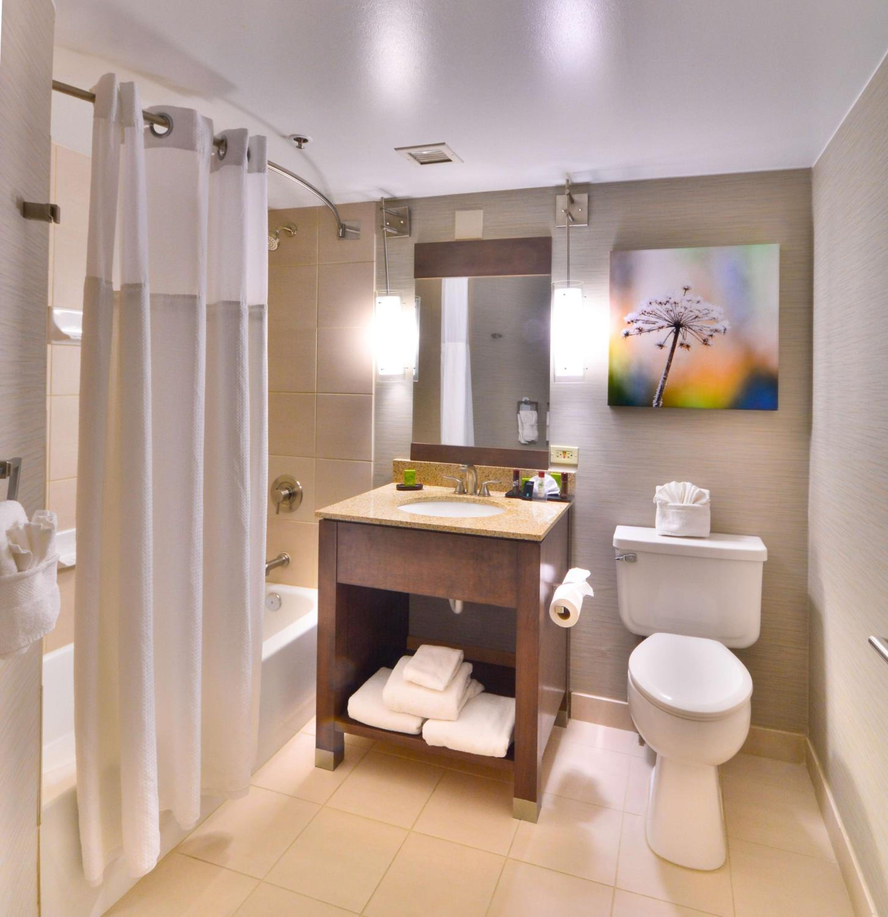 Corner King Suite - Photo 5