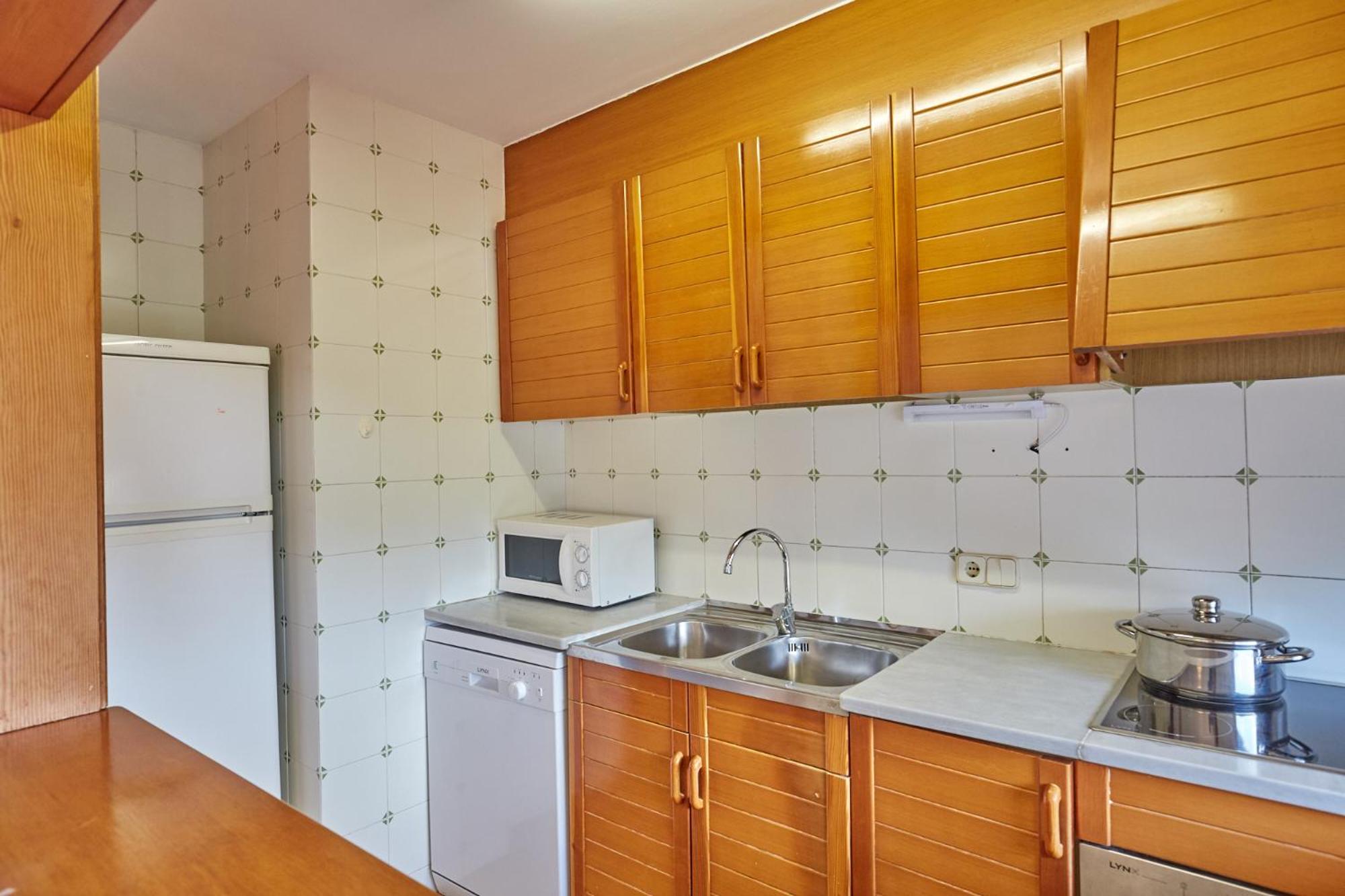 Two-Bedroom Apartment (4 Adults) - Photo 2