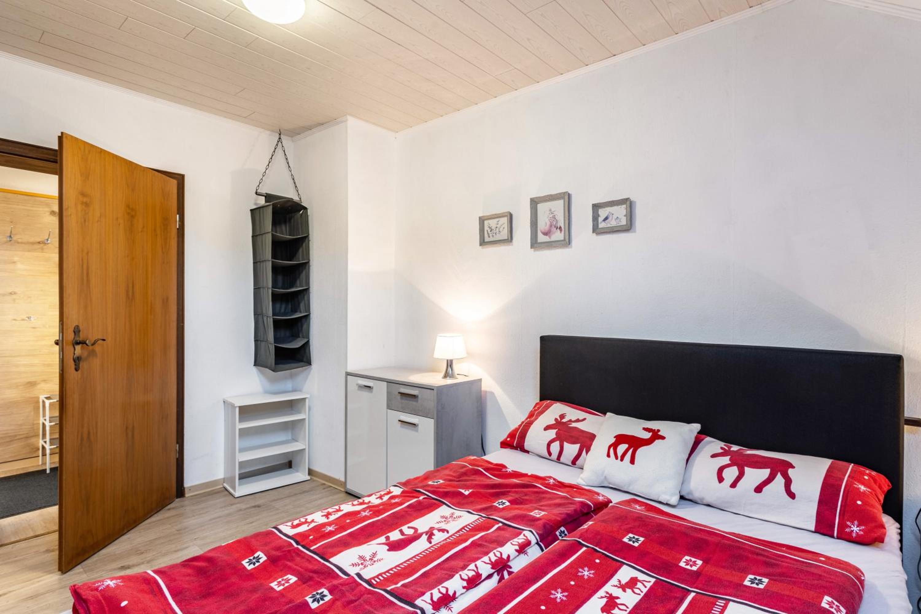 One-Bedroom Apartment with Garden photo 3