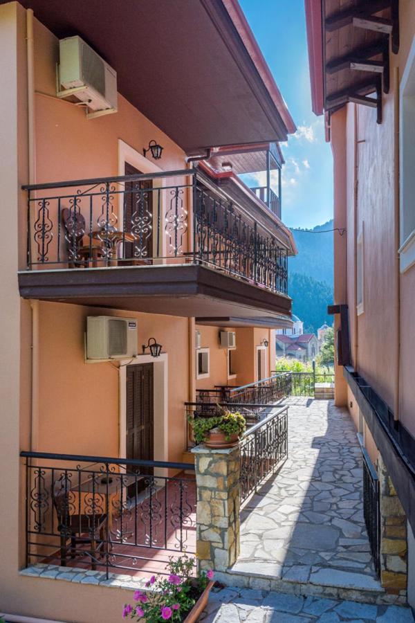 Double or Twin Room with Garden View - Photo 10