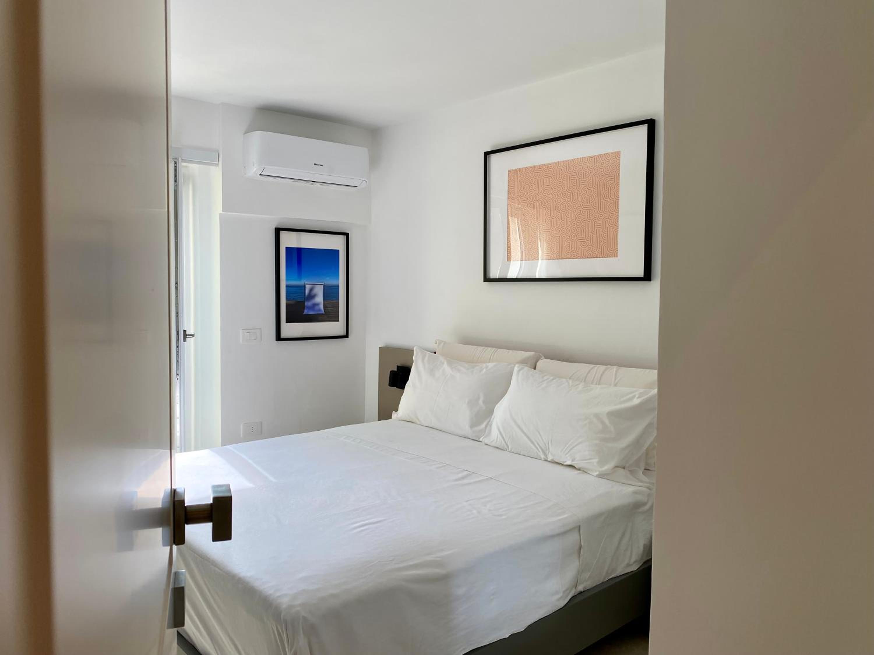 Deluxe Double Room with Balcony and Sea View