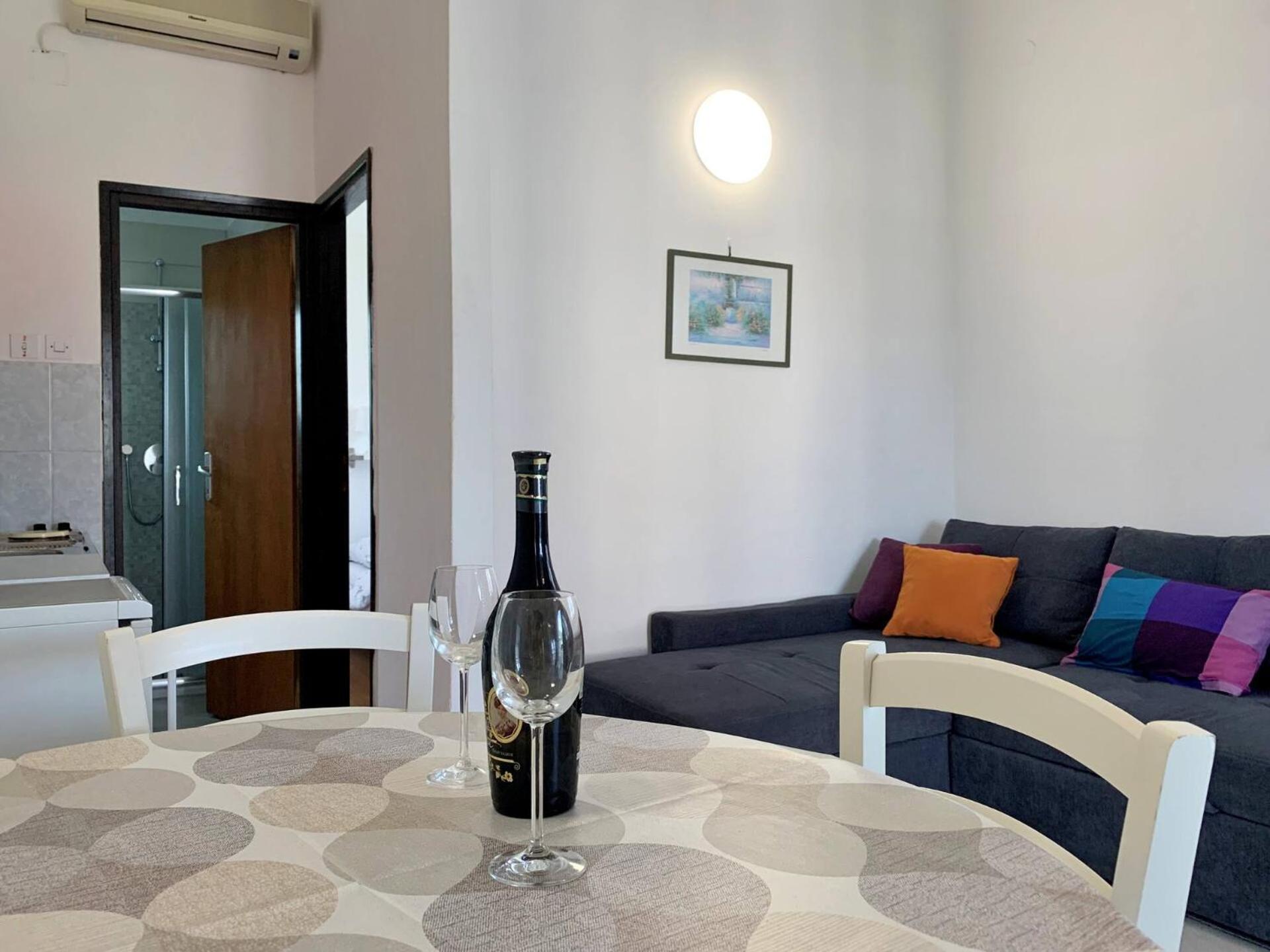 Apartment photo 2
