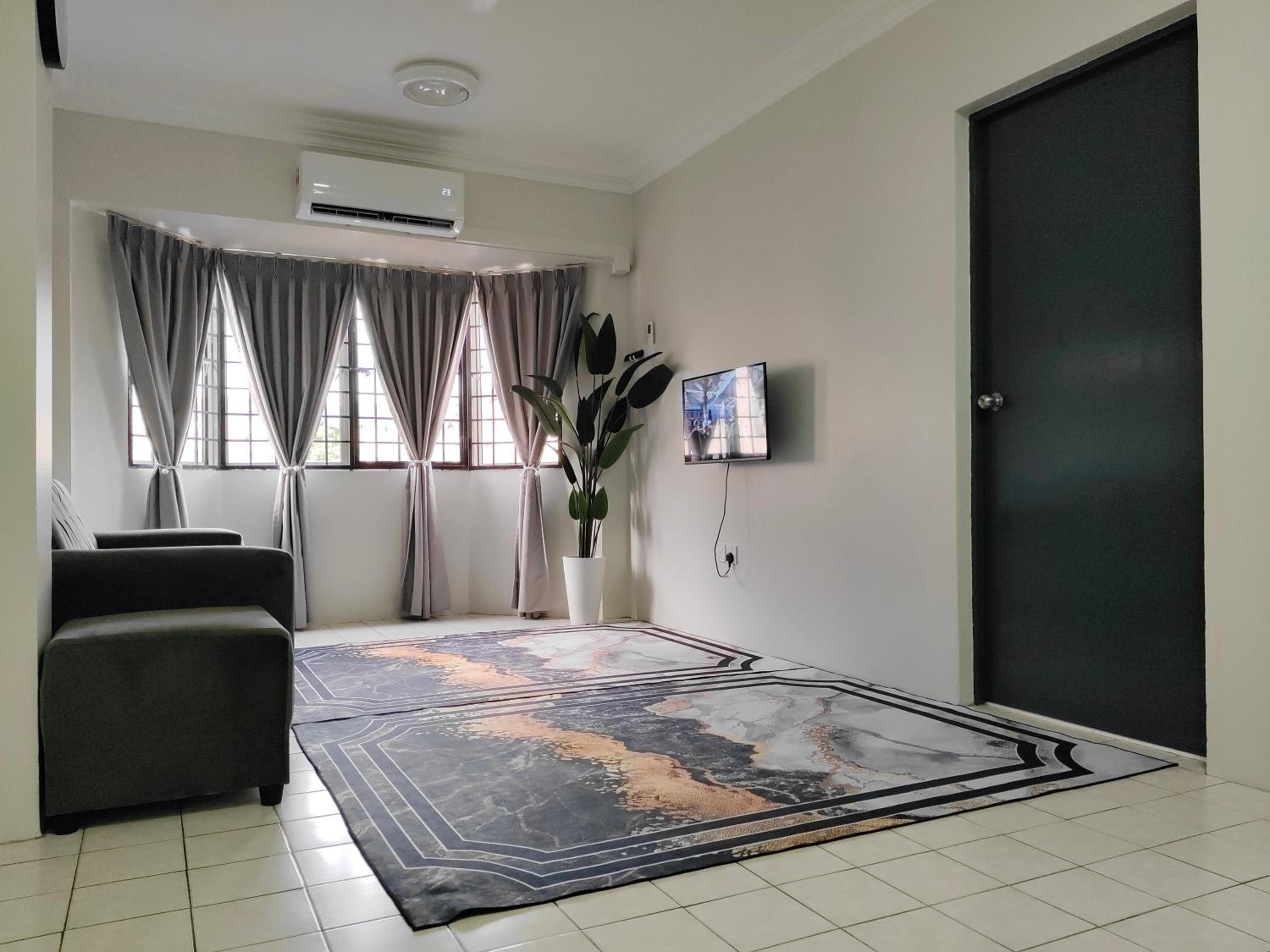 Apartment photo 2