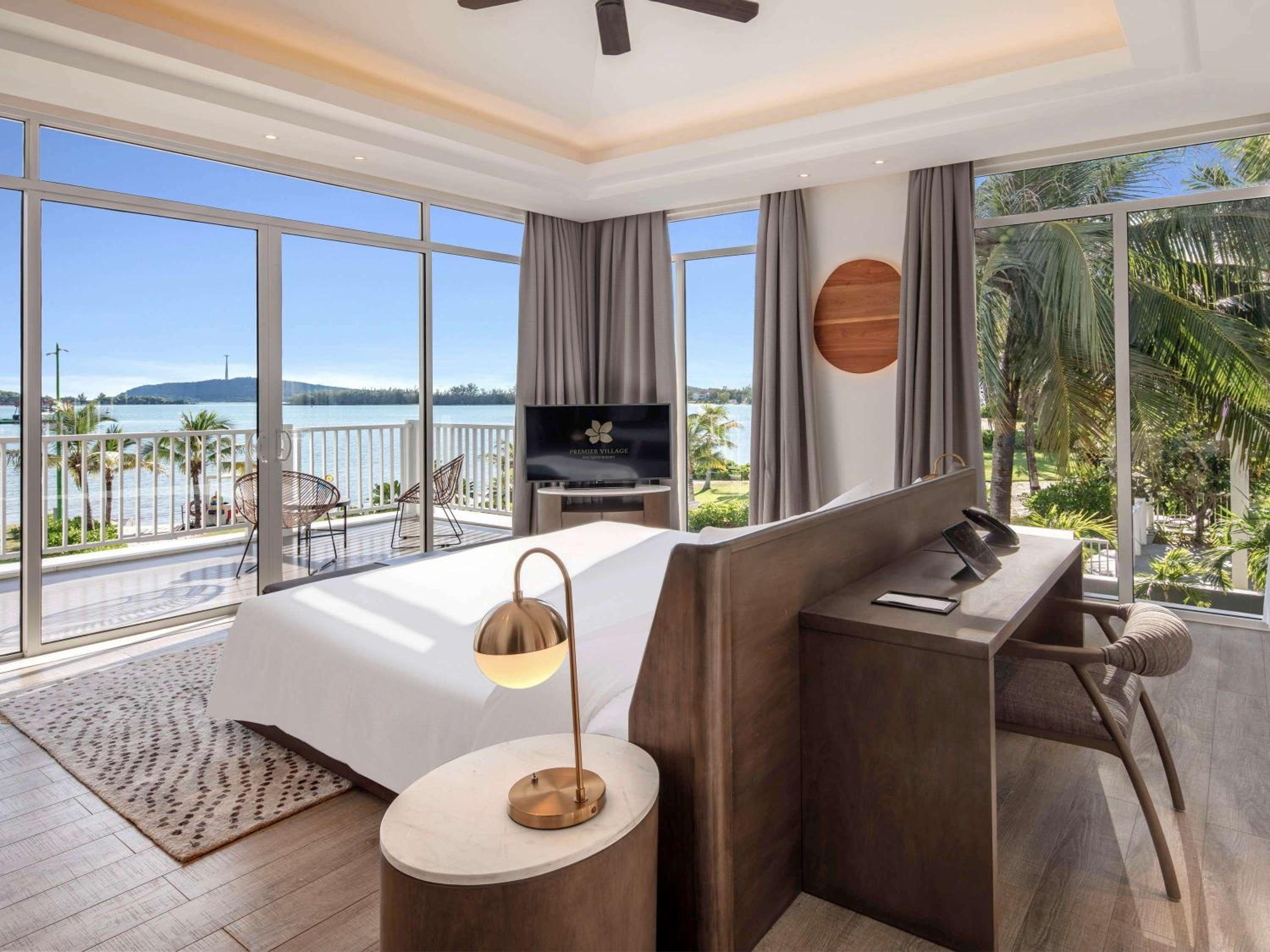 1 bedroom Beachfront Villa with Private Pool  photo 2