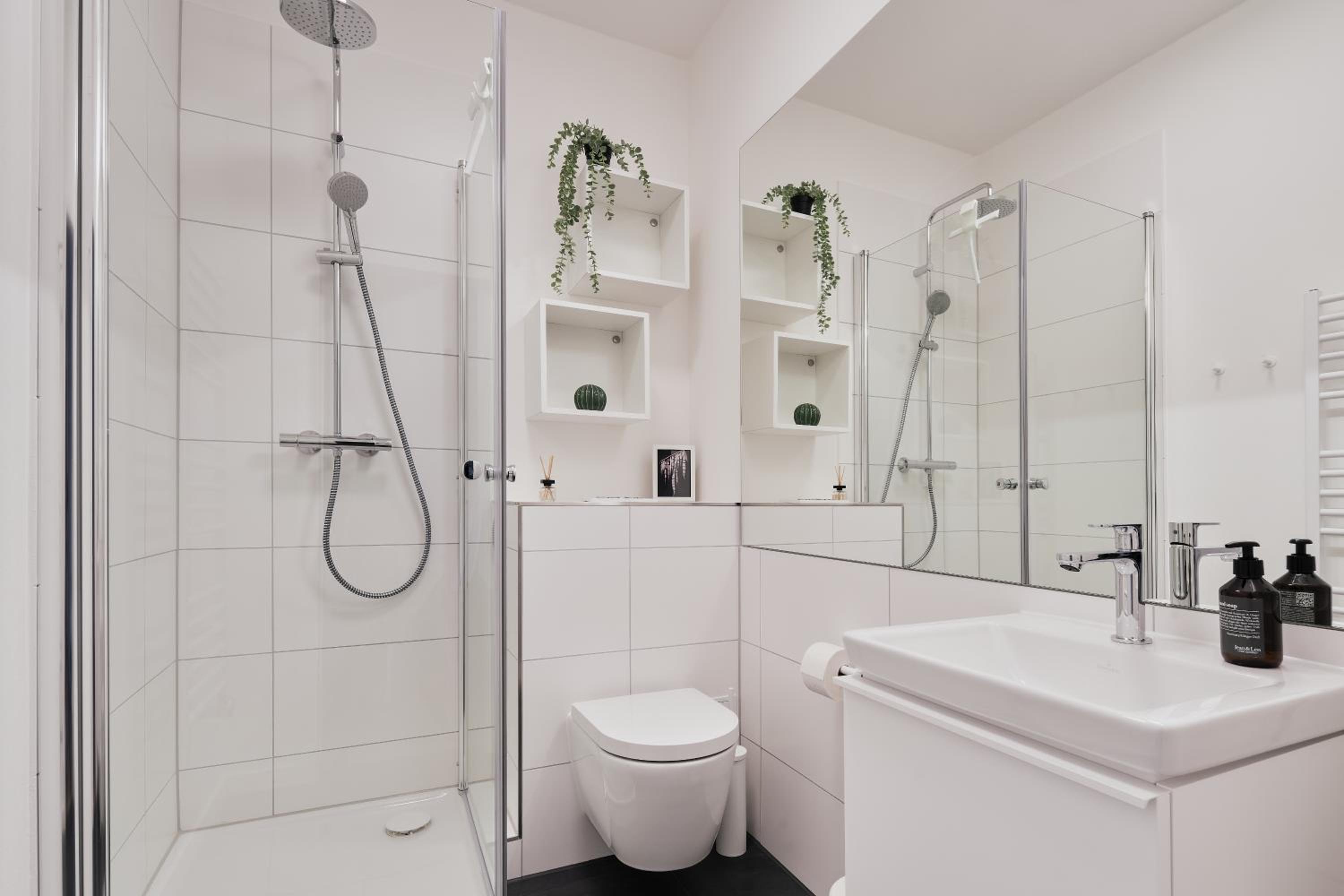 Double Room with Shared Bathroom photo 3