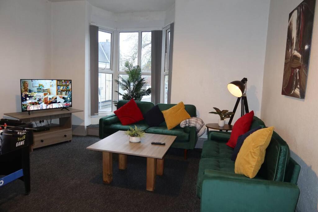Three-Bedroom Apartment photo 3