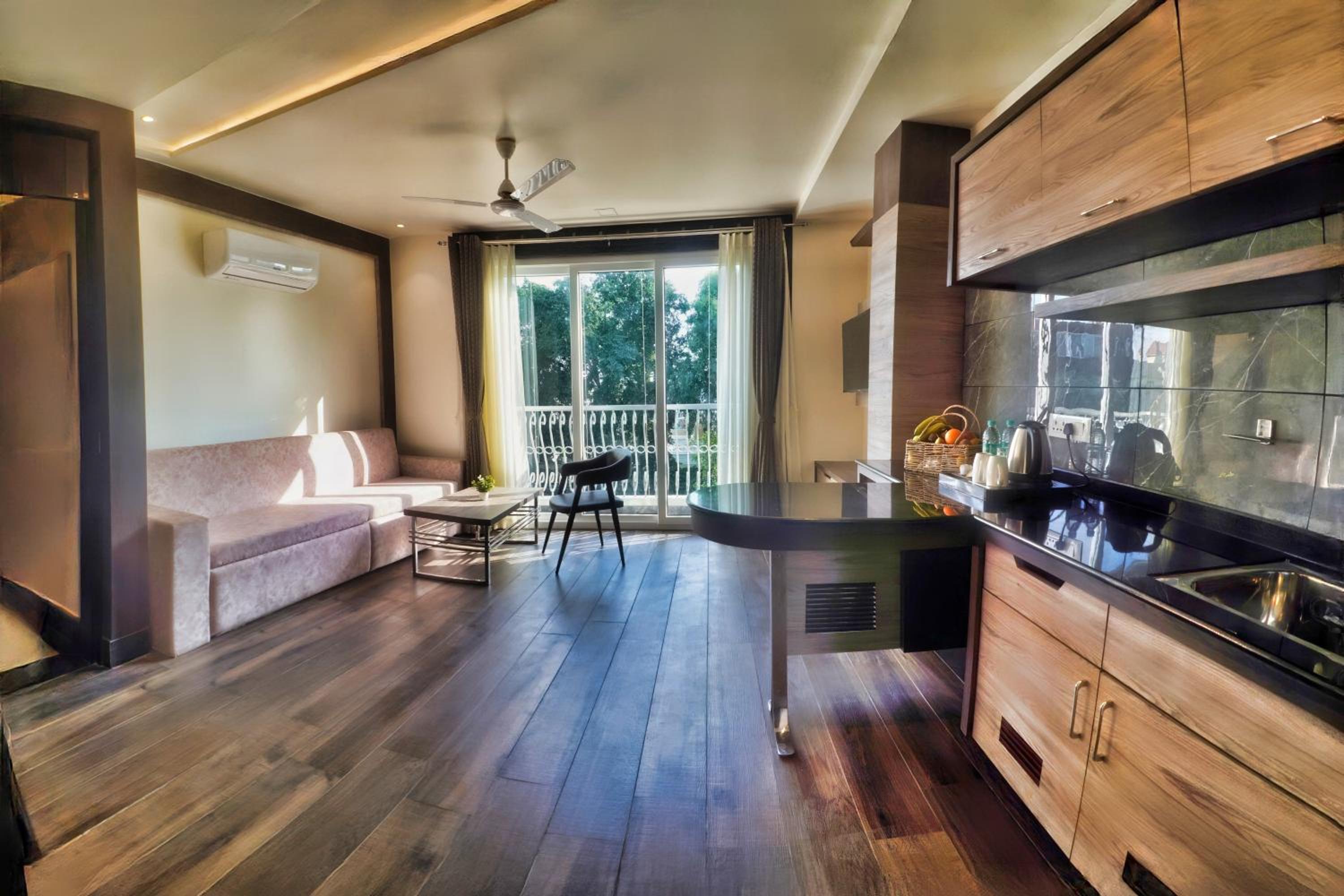 Suite with Garden View photo 2