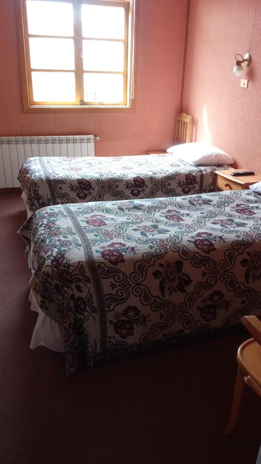 Twin Room with Private Bathroom photo 3
