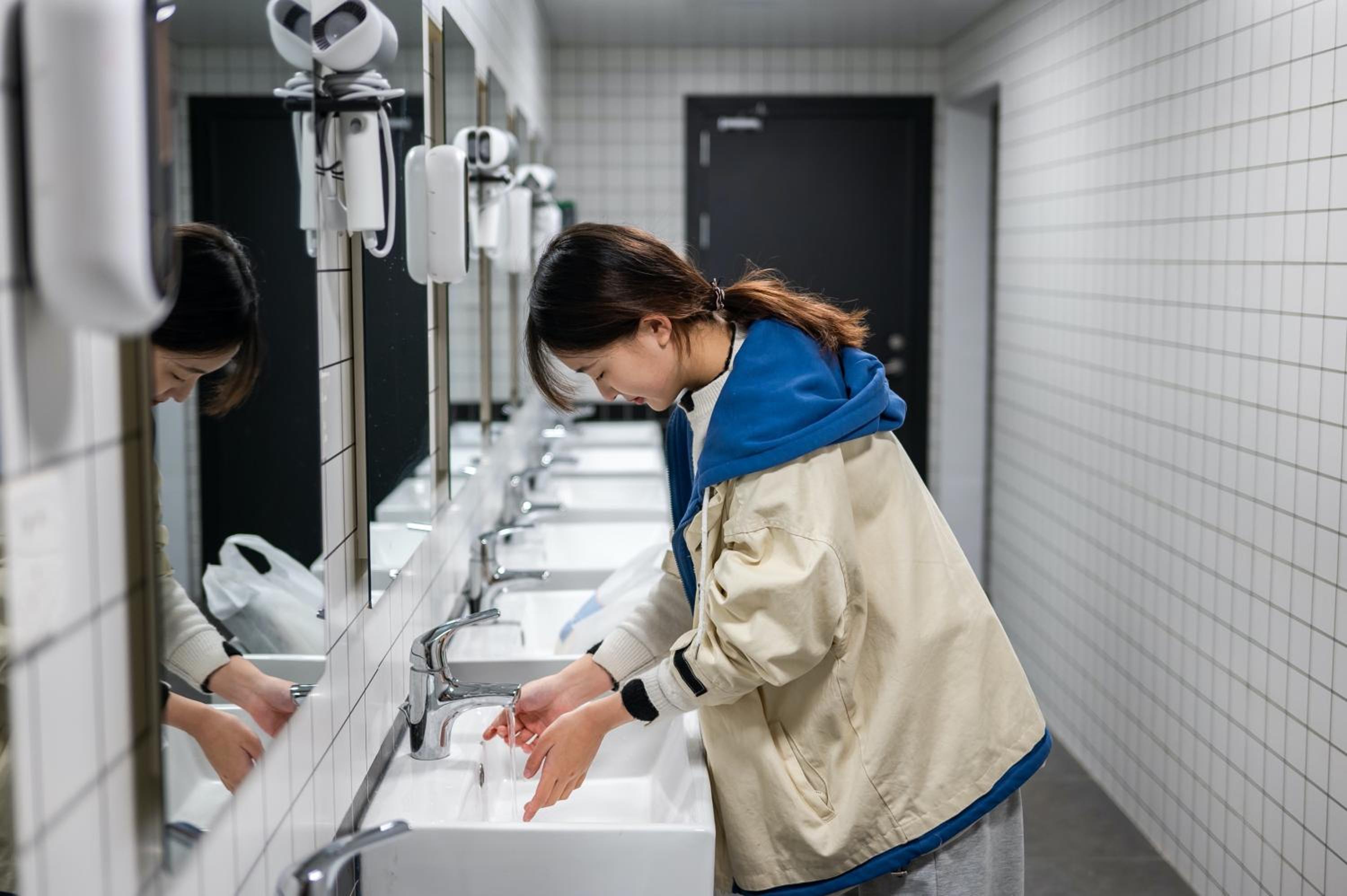 Bed In 8-Bed Female Dormitory Room - Shared Bathroom