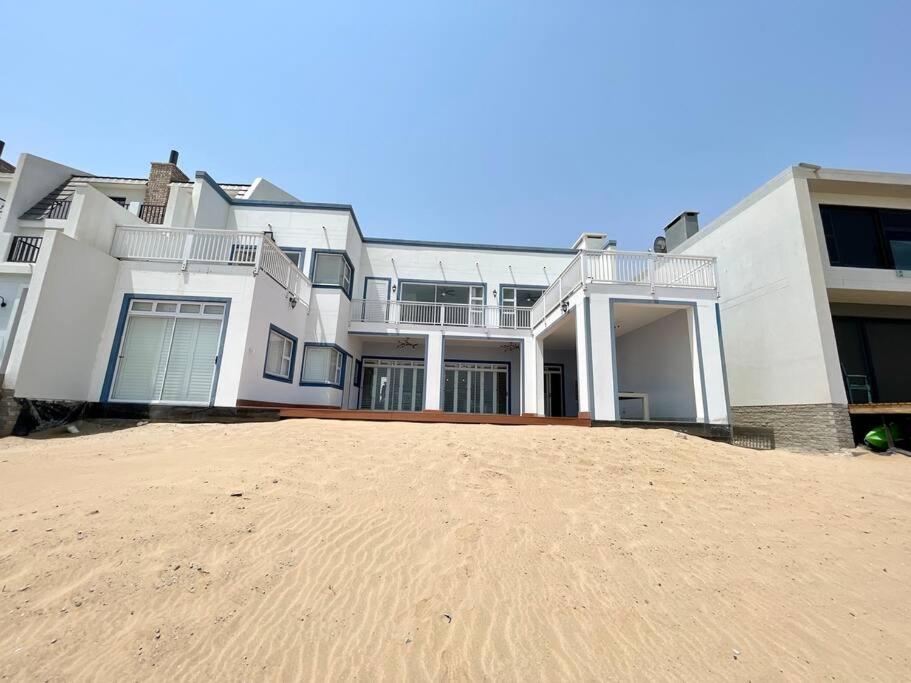 Villa photo 1