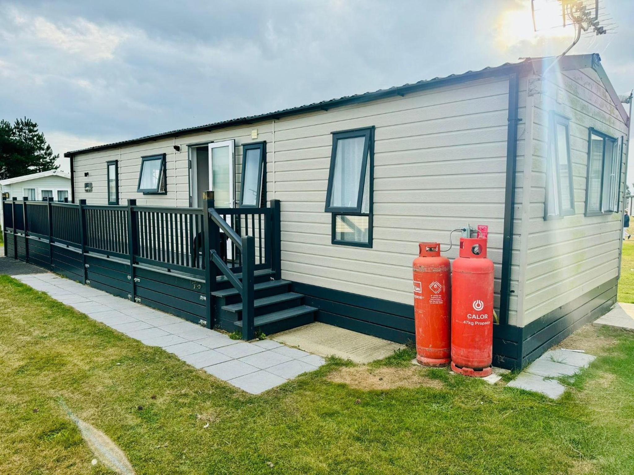 Mobile Home photo 2