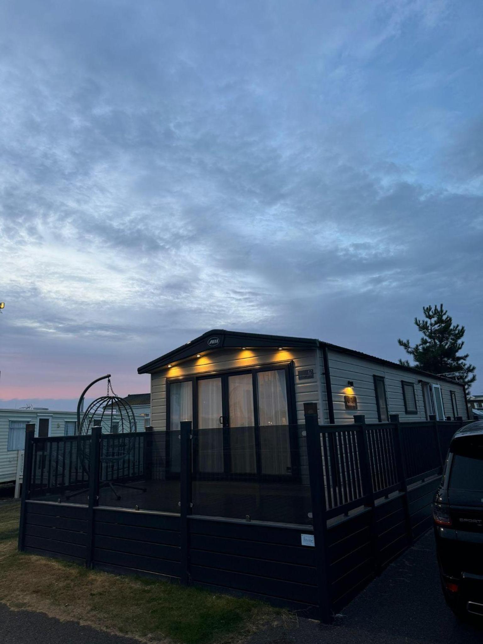 Mobile Home photo 3