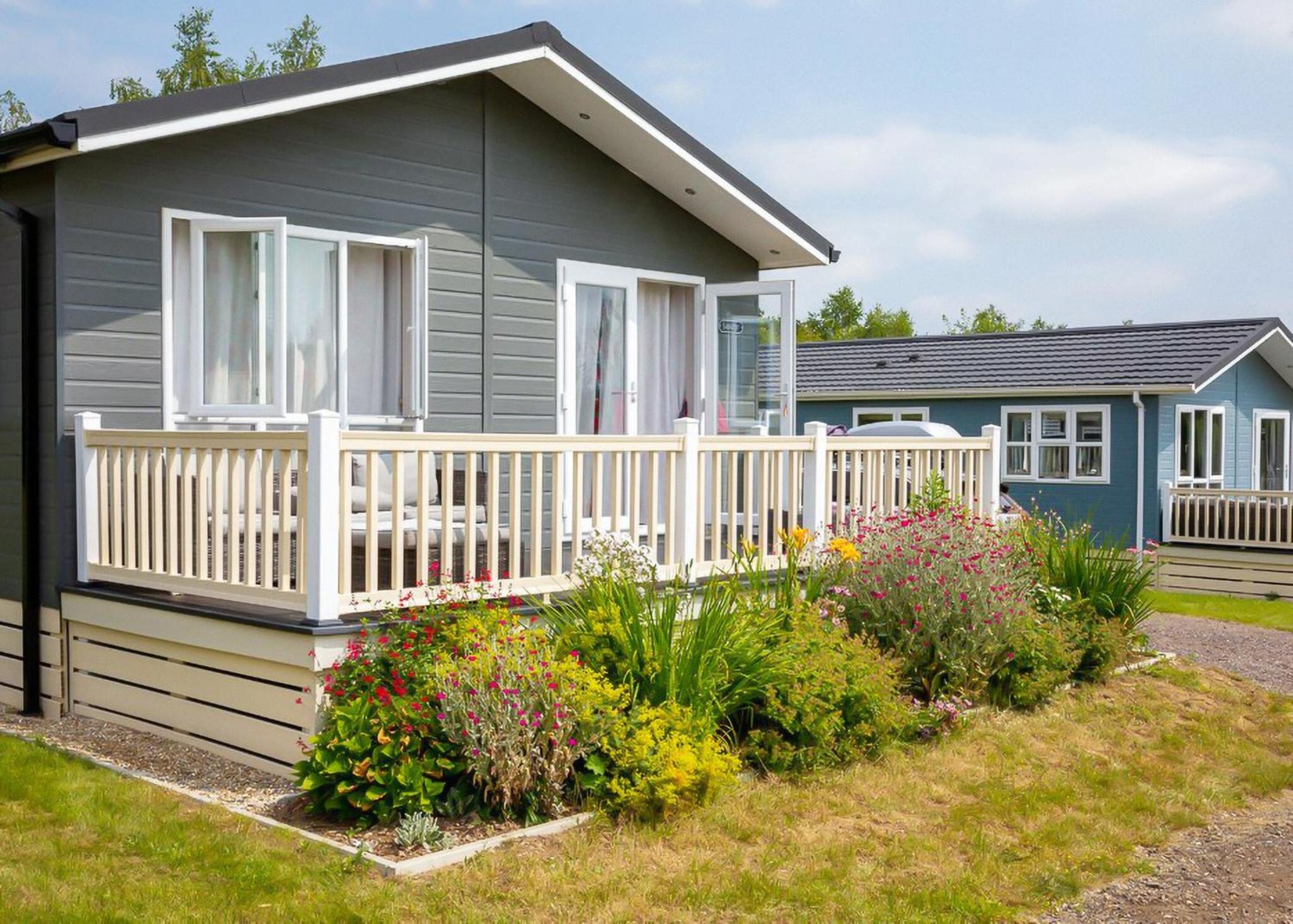 Three-Bedroom House photo 2