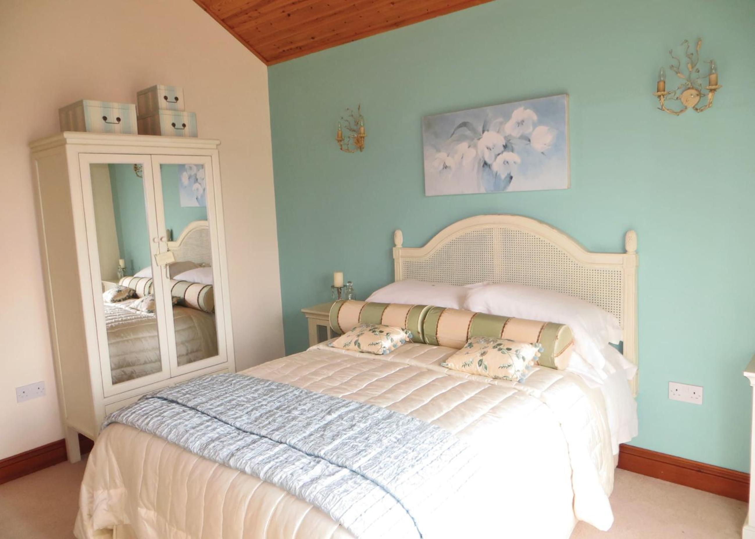 Two-Bedroom House 2 photo 3