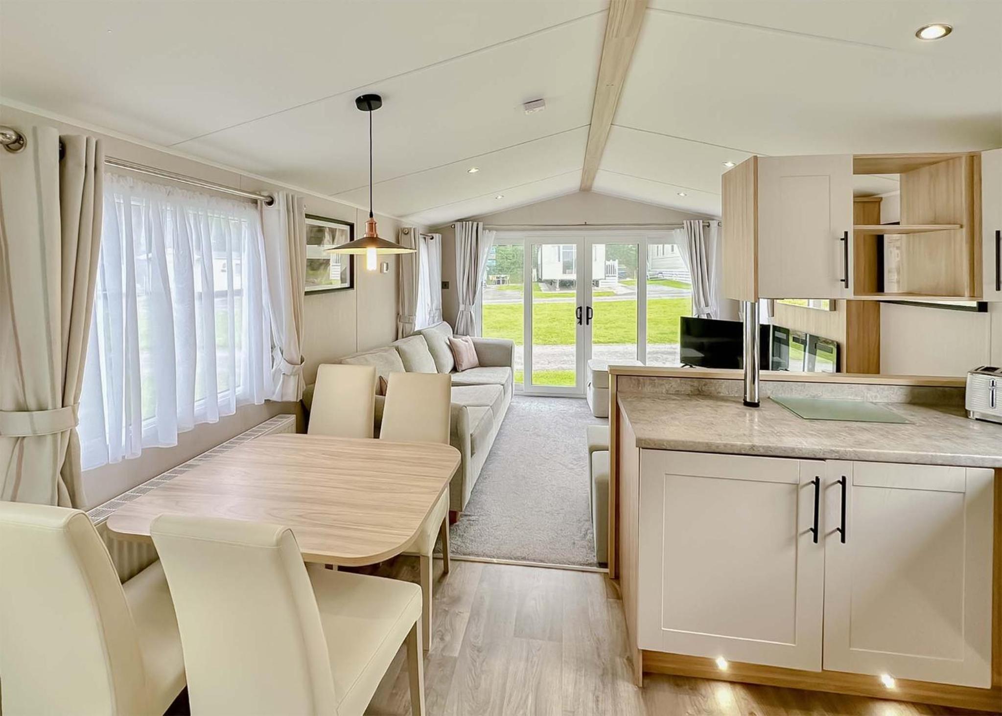 Mobile Home 3 photo 3