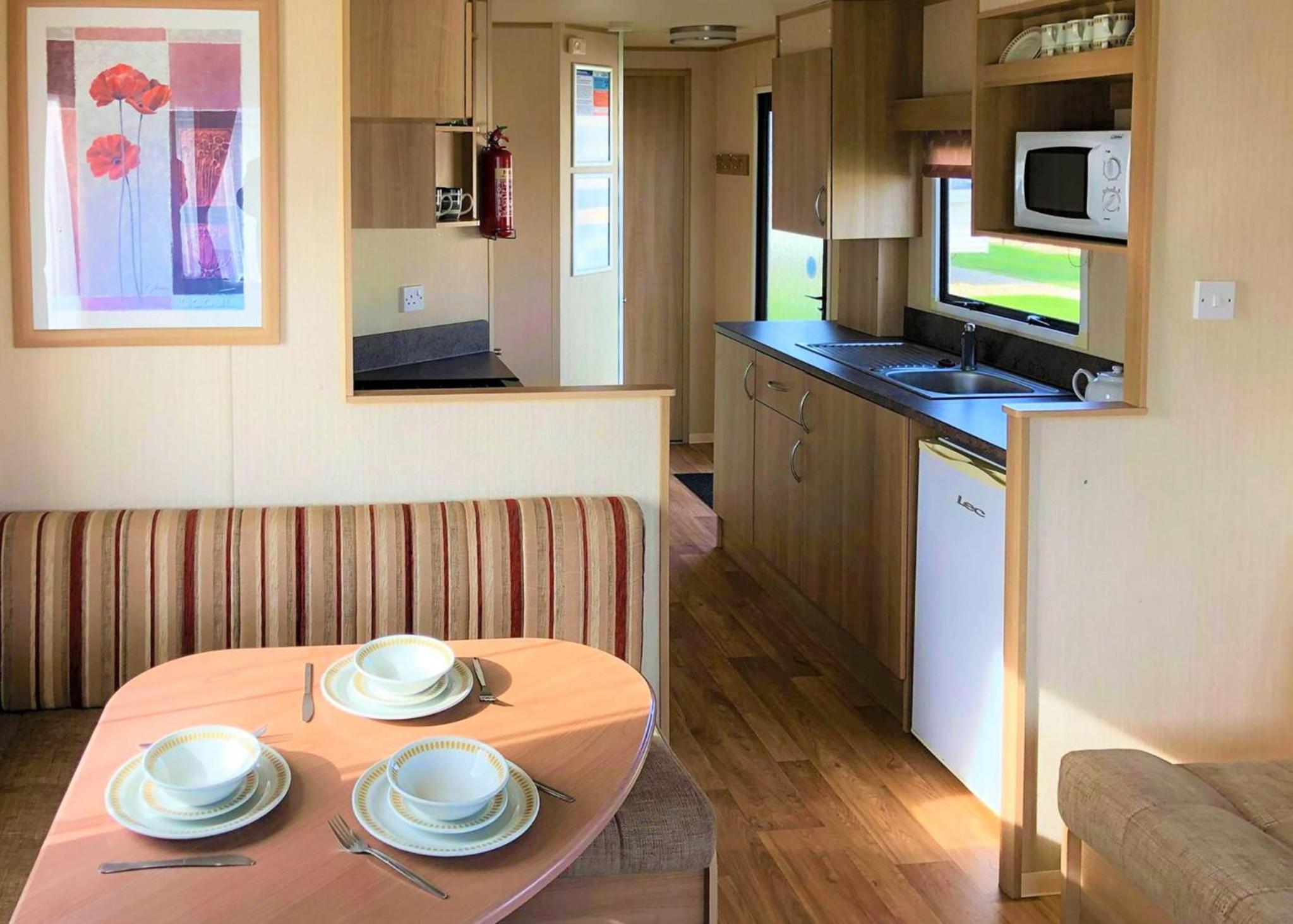 Mobile Home photo 3