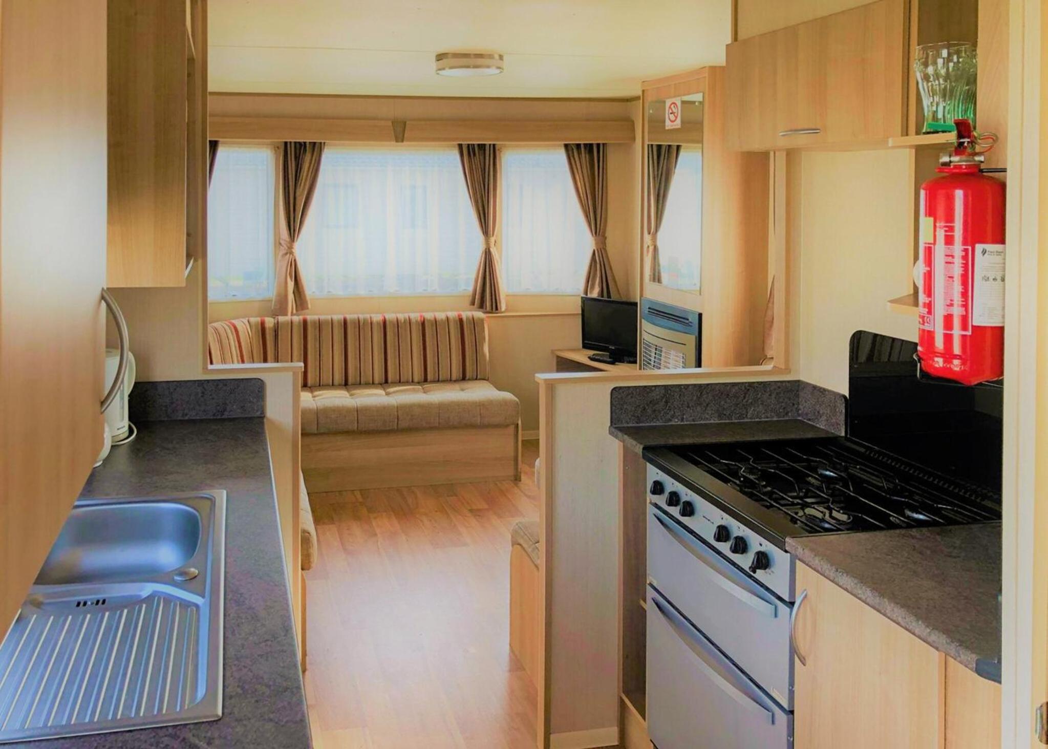 Mobile Home 2 photo 3