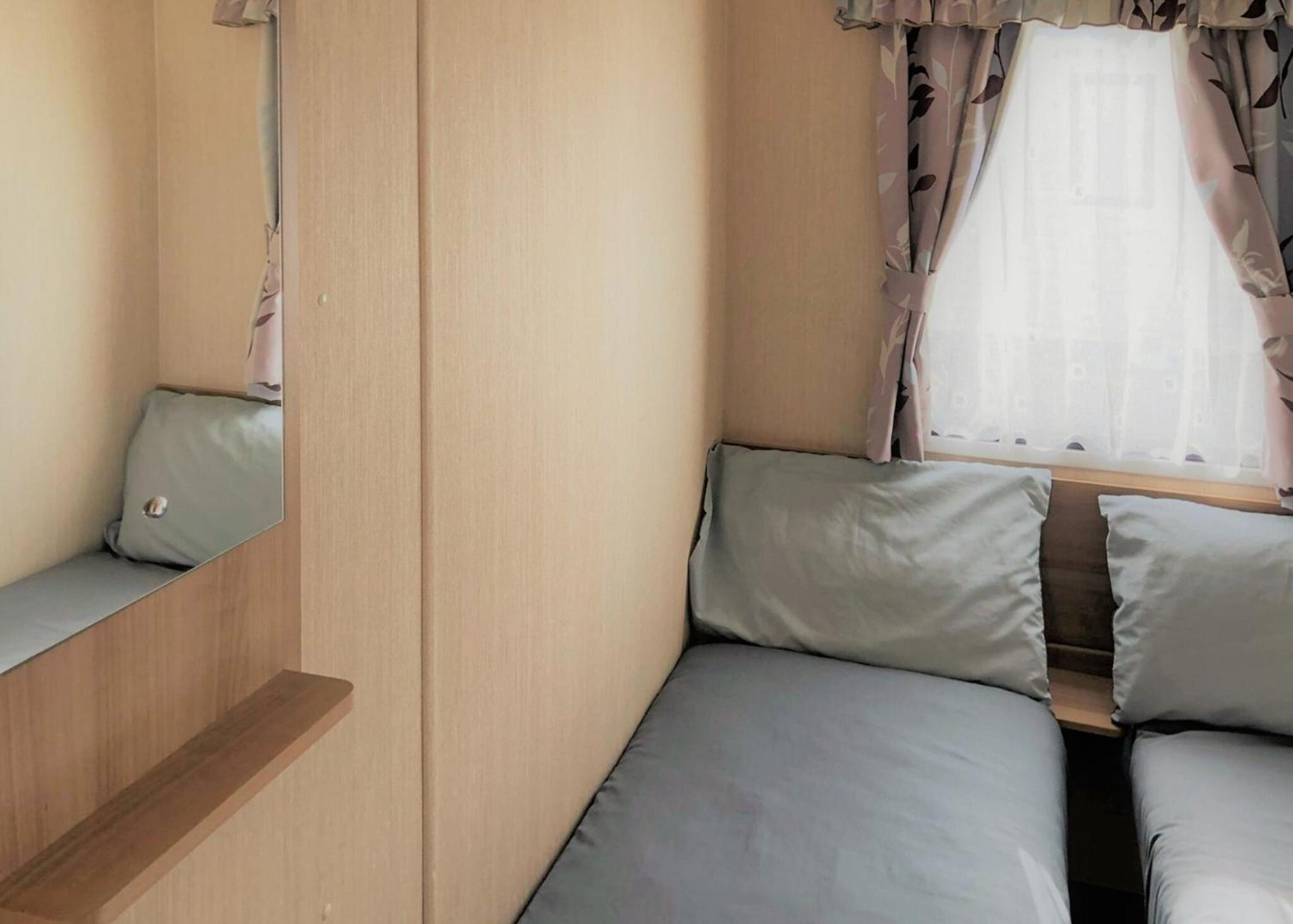 Mobile Home 2 photo 2