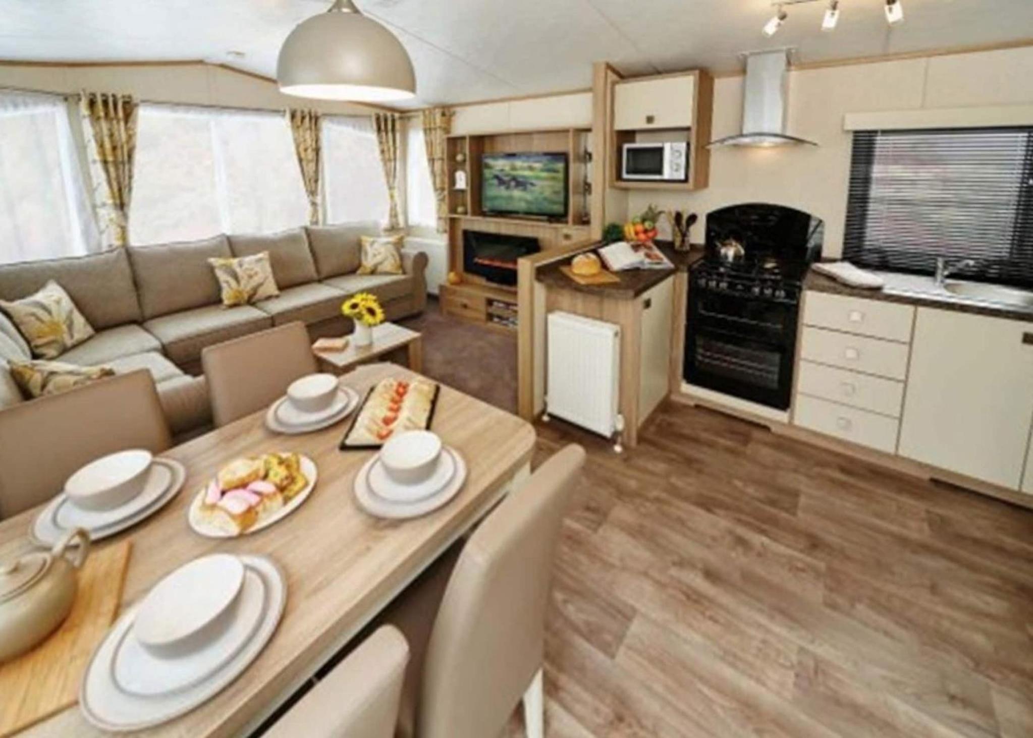 Mobile Home 5 photo 3