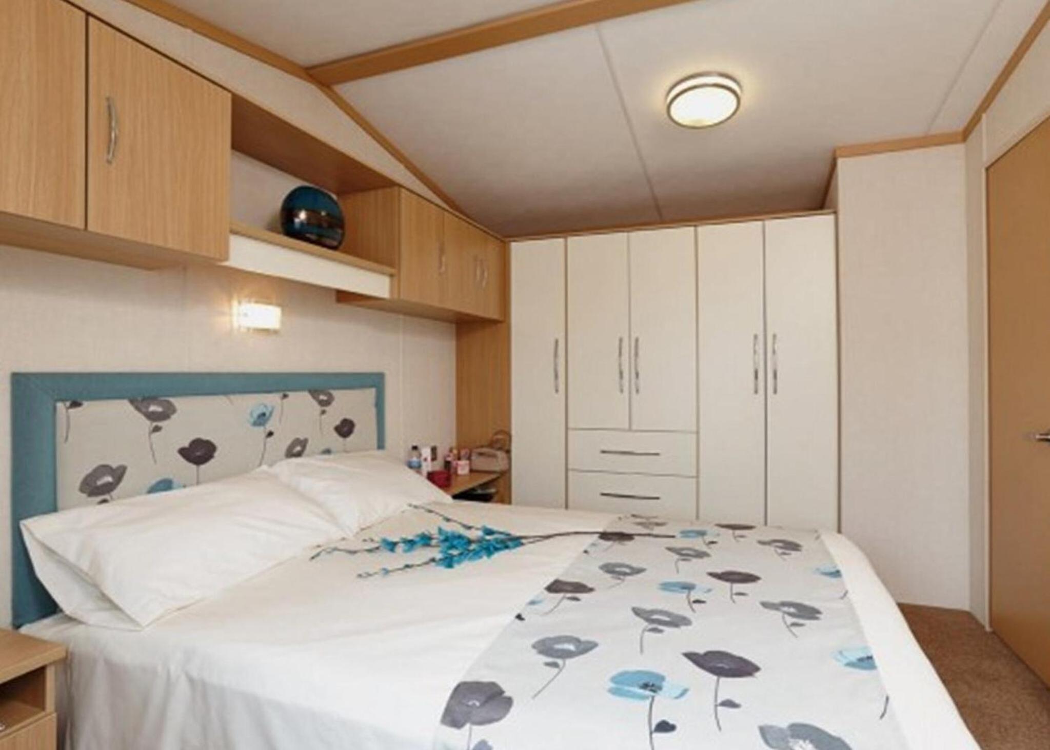 Mobile Home 7 photo 3