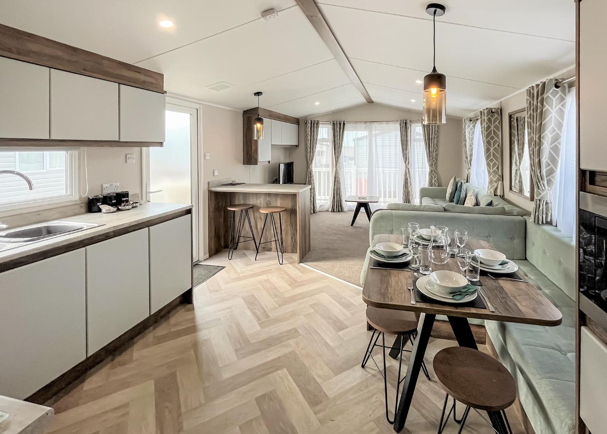 Mobile Home 3 photo 2