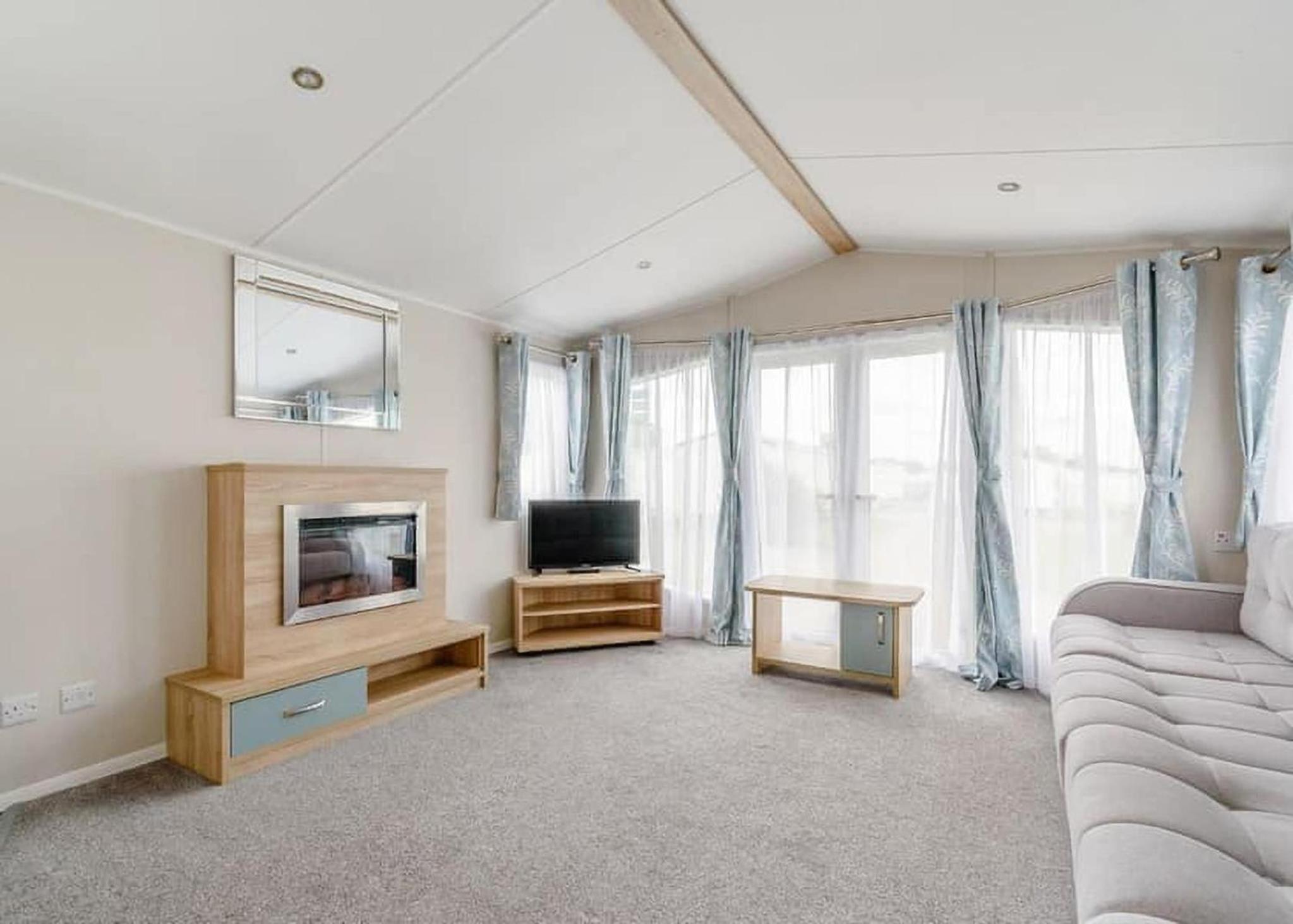 Mobile Home 4