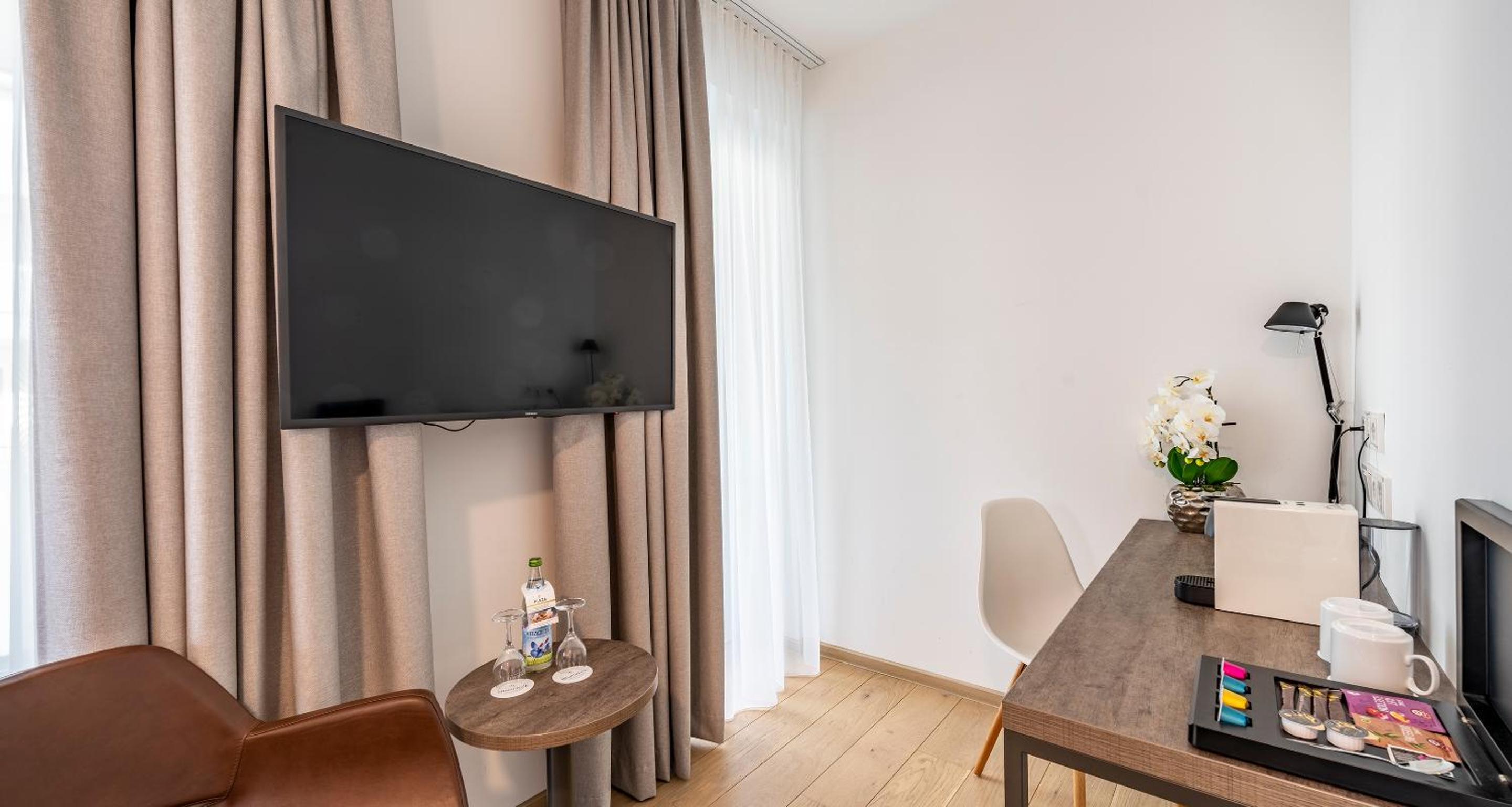 Comfort King Room - Photo 6