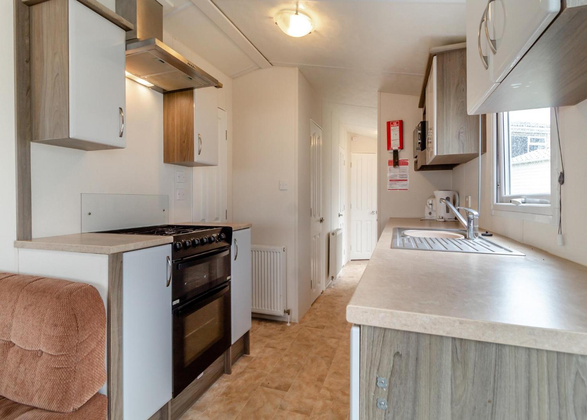 Mobile Home 10 photo 3