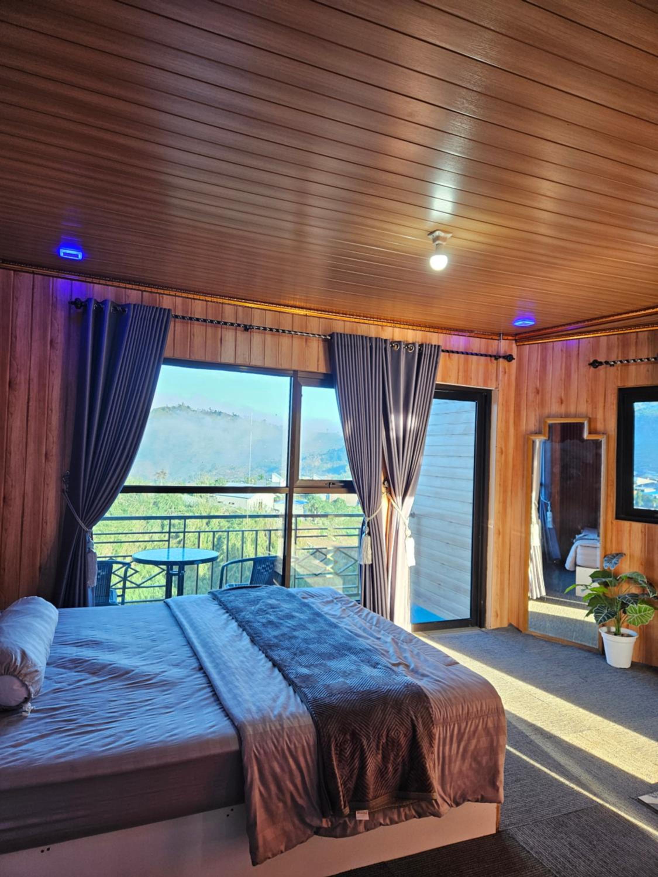 Double Room with Mountain View