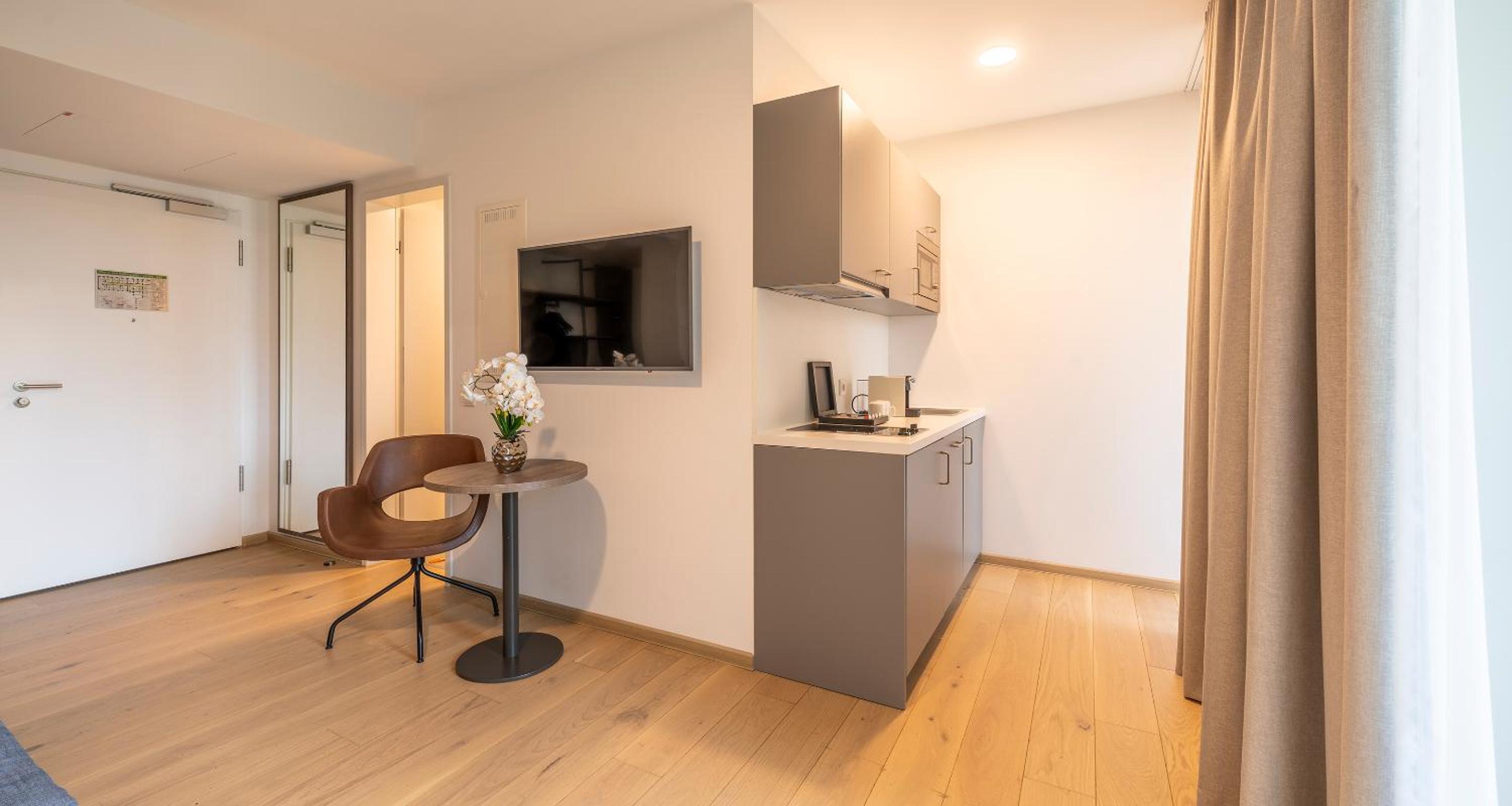 Studio Apartment - Photo 4