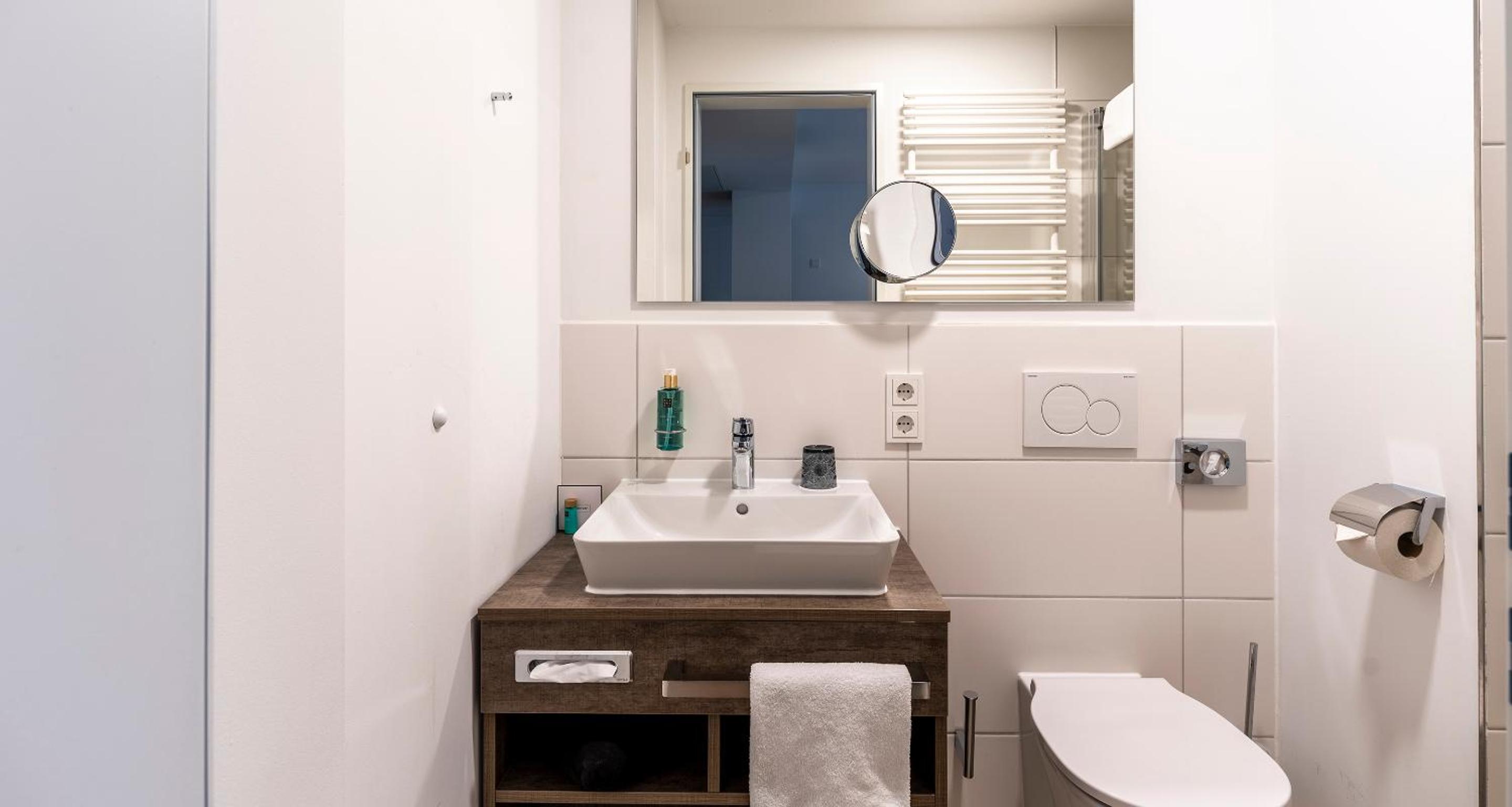 Studio Apartment - Photo 8