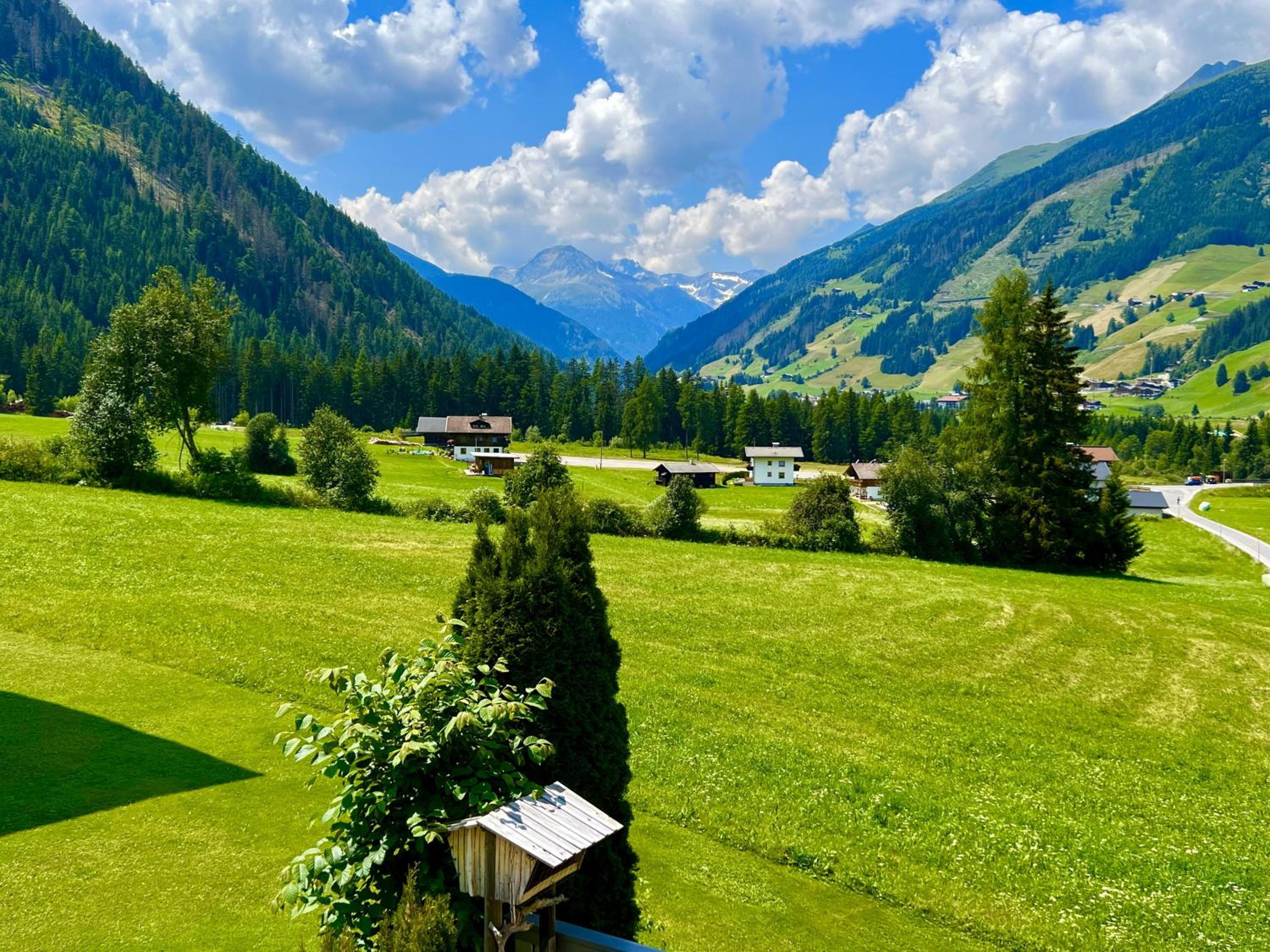 Deluxe Double Room with Balcony photo 3