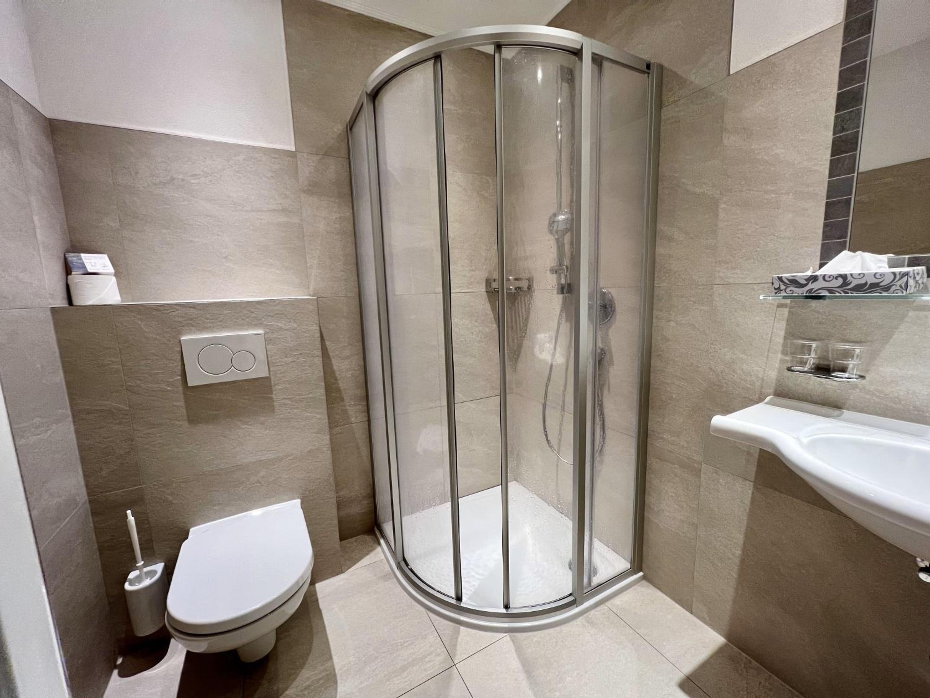 Deluxe Double Room with Balcony photo 2